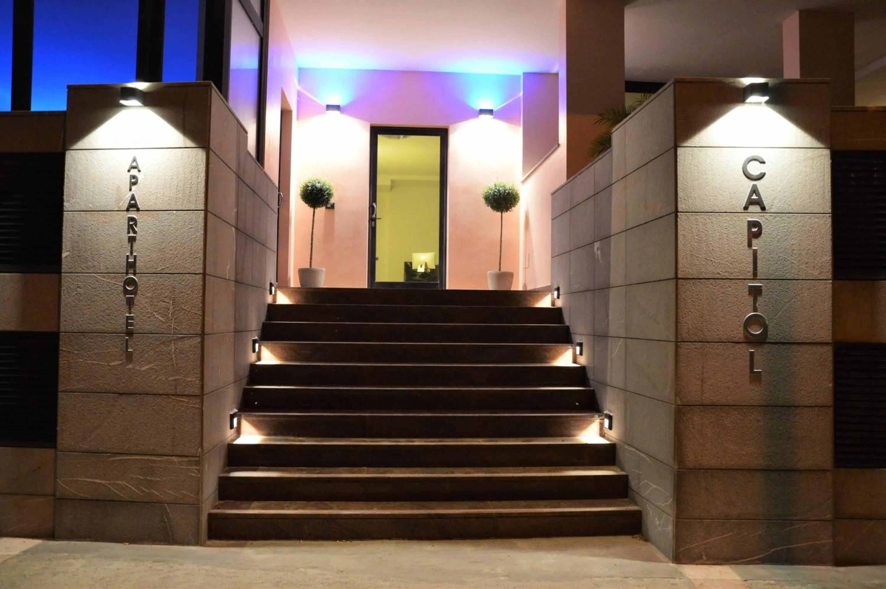 Facade/entrance in Aparthotel Capitol