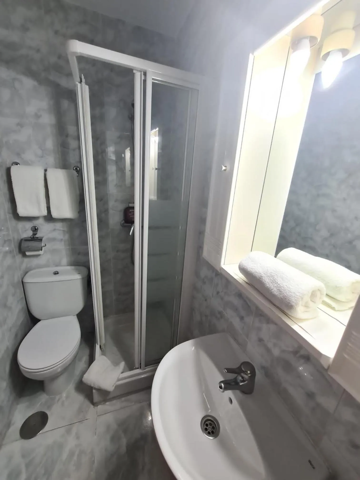 Bathroom in Hostal Sardinero