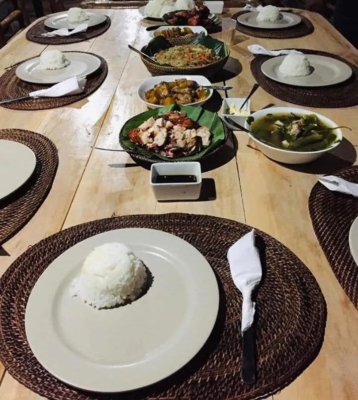 Food and drinks in White Beach Front and Cottages