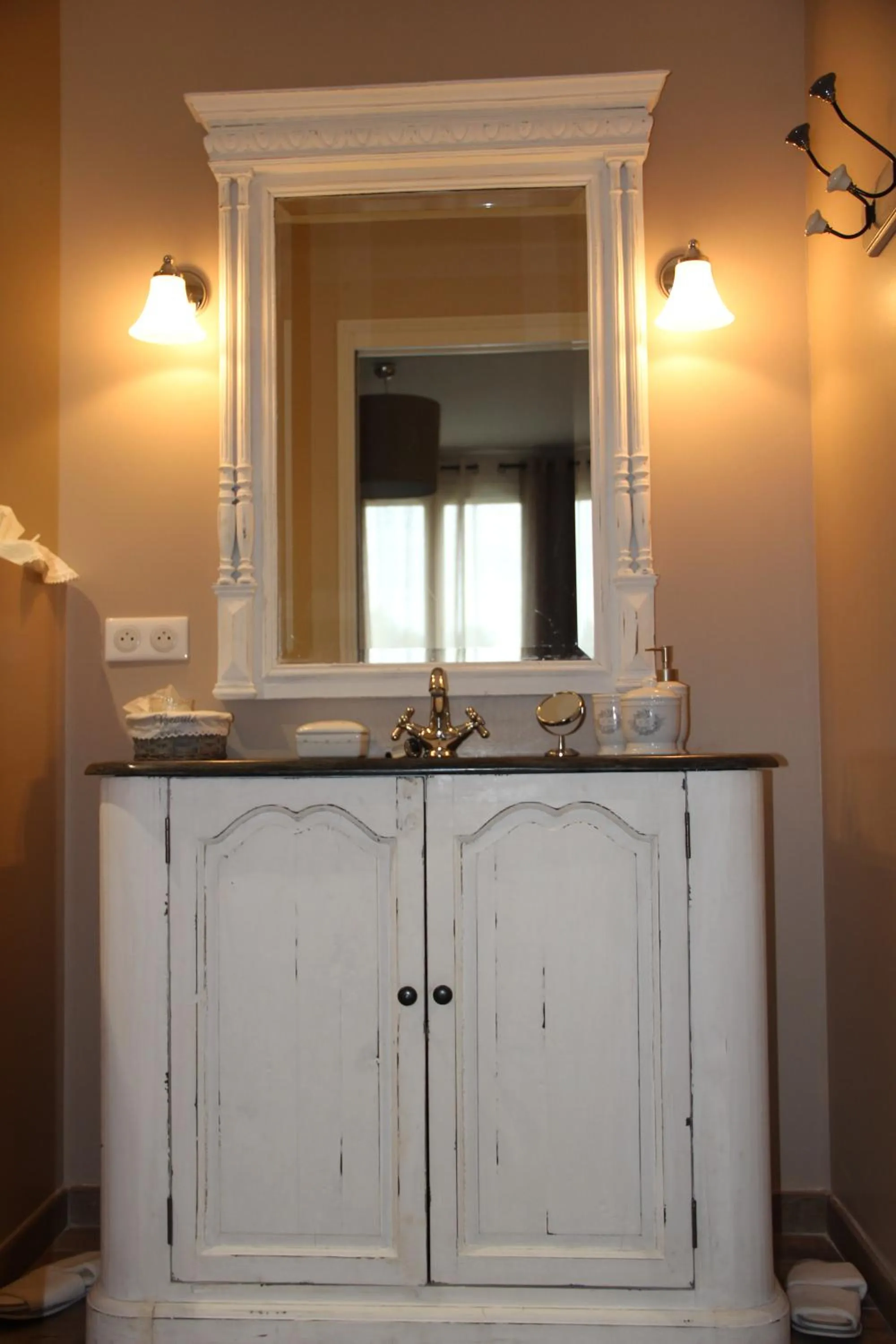 Decorative detail in La Bastide du Bouchou