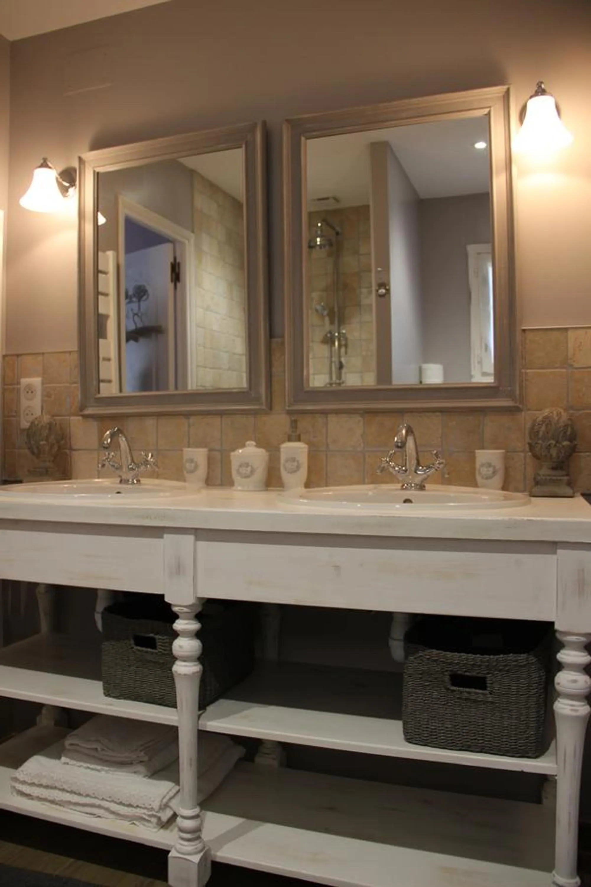 Decorative detail in La Bastide du Bouchou