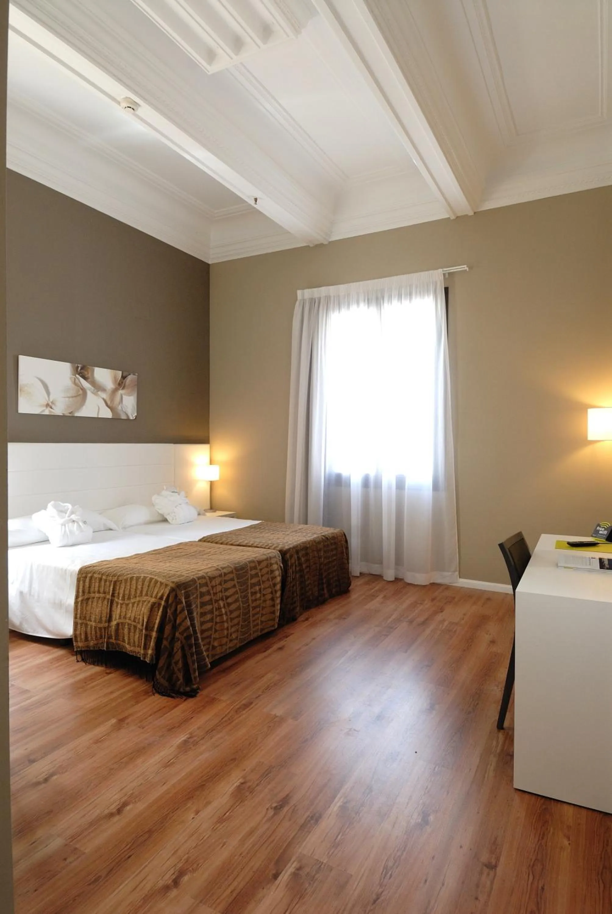 Photo of the whole room, Bed in Hotel Balneario Alhama de Aragón