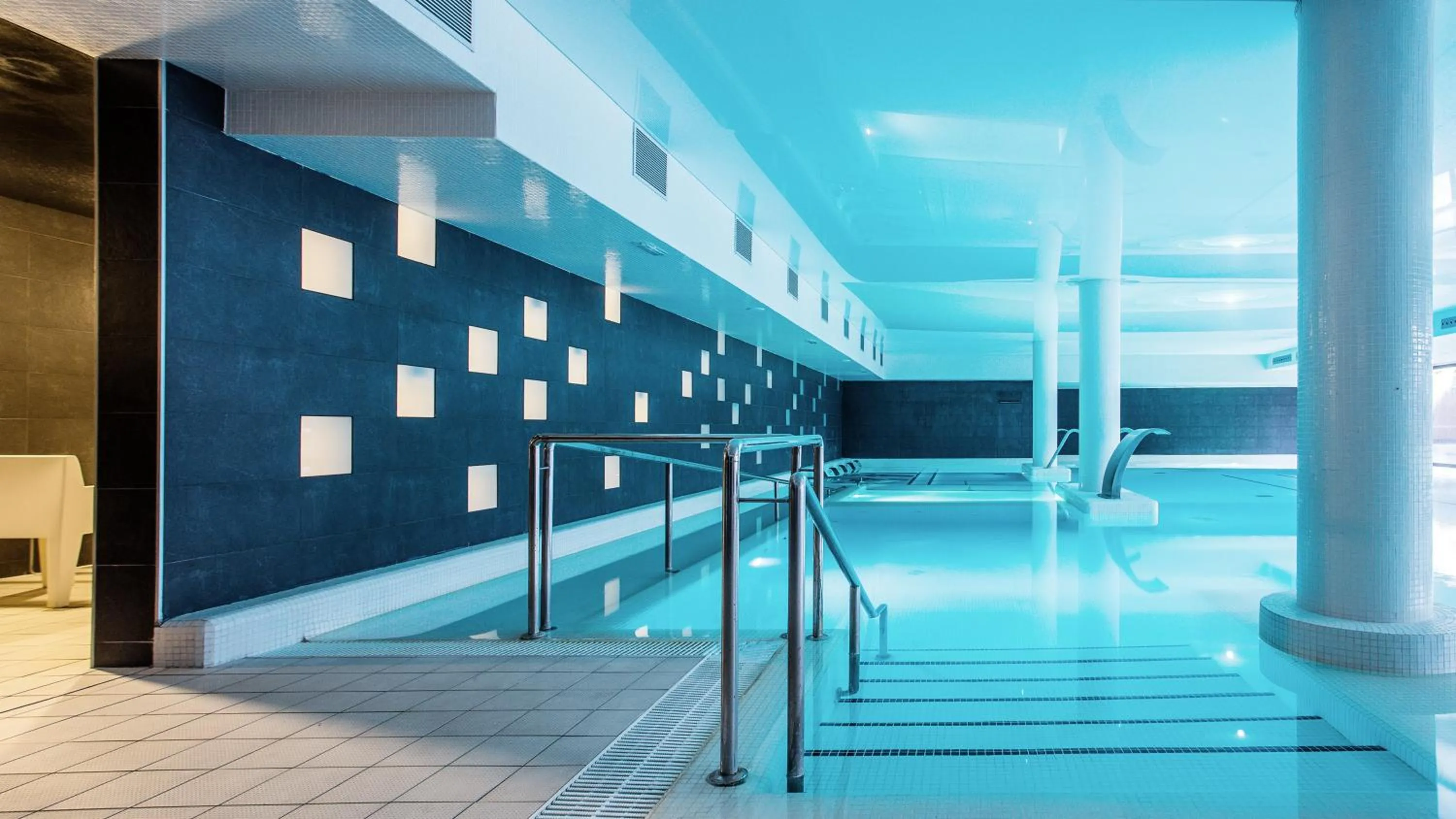Swimming pool in Hotel Balneario Alhama de Aragón