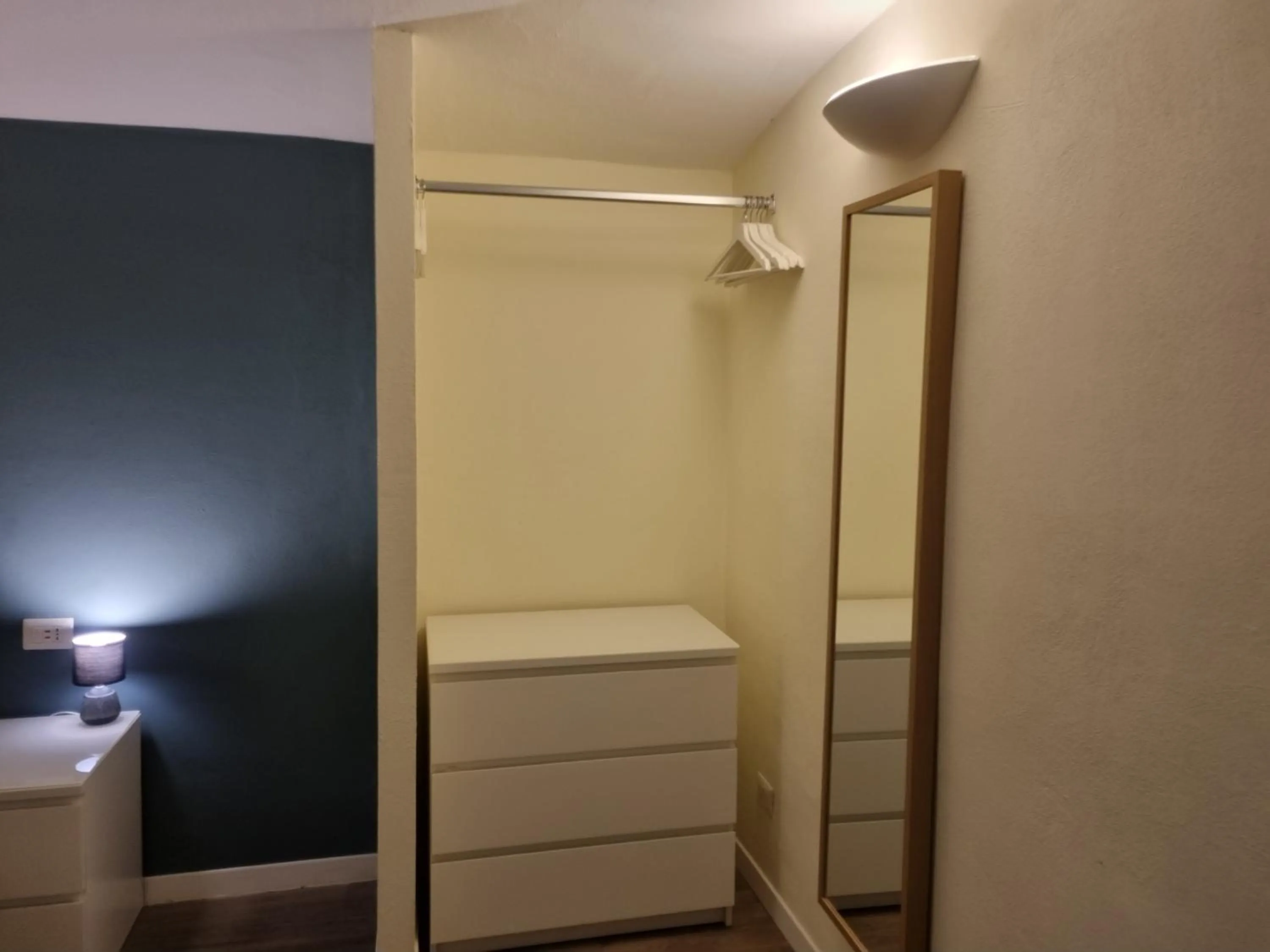 wardrobe in B&B Il Conservatorio