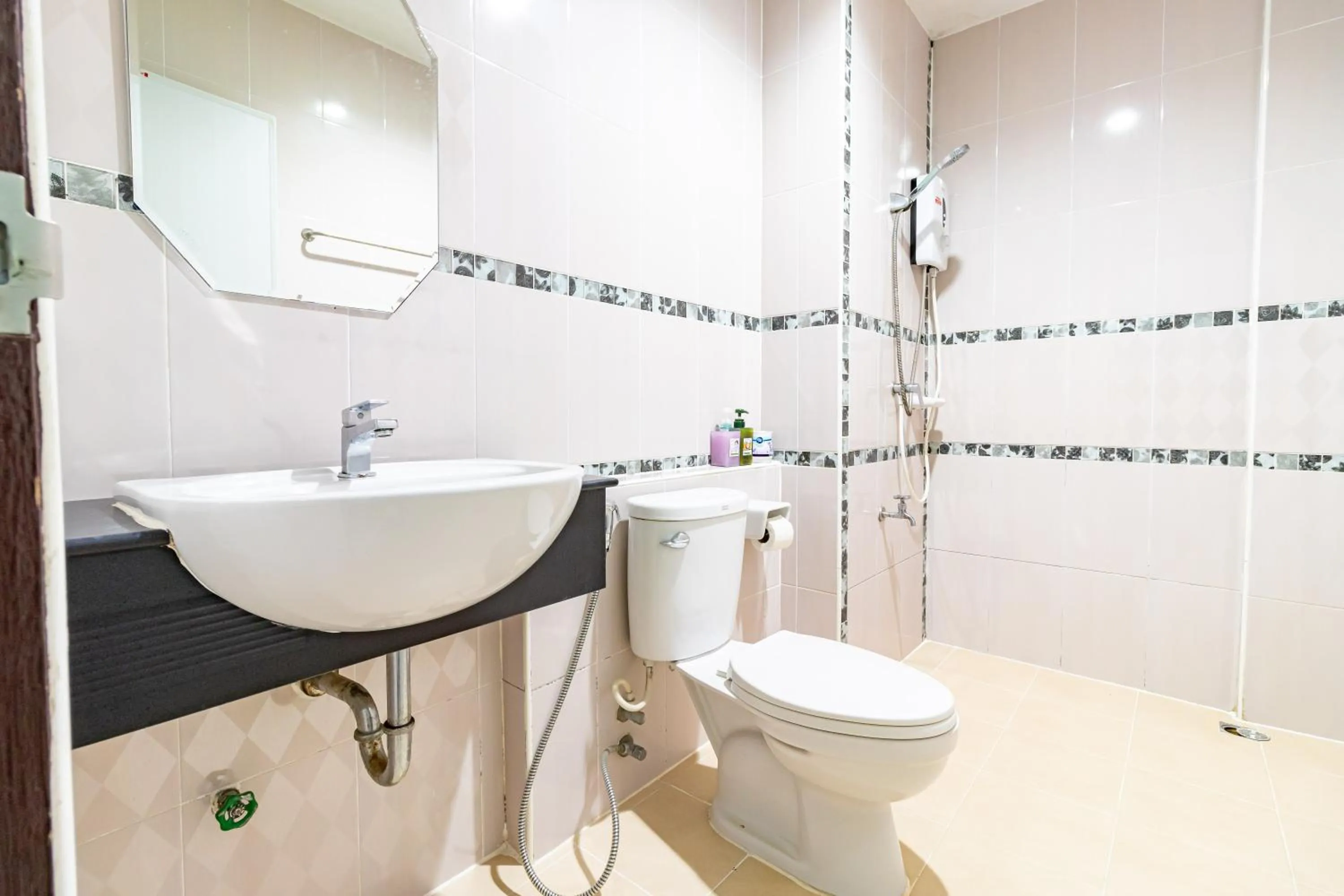 Bathroom in Central View Hostel