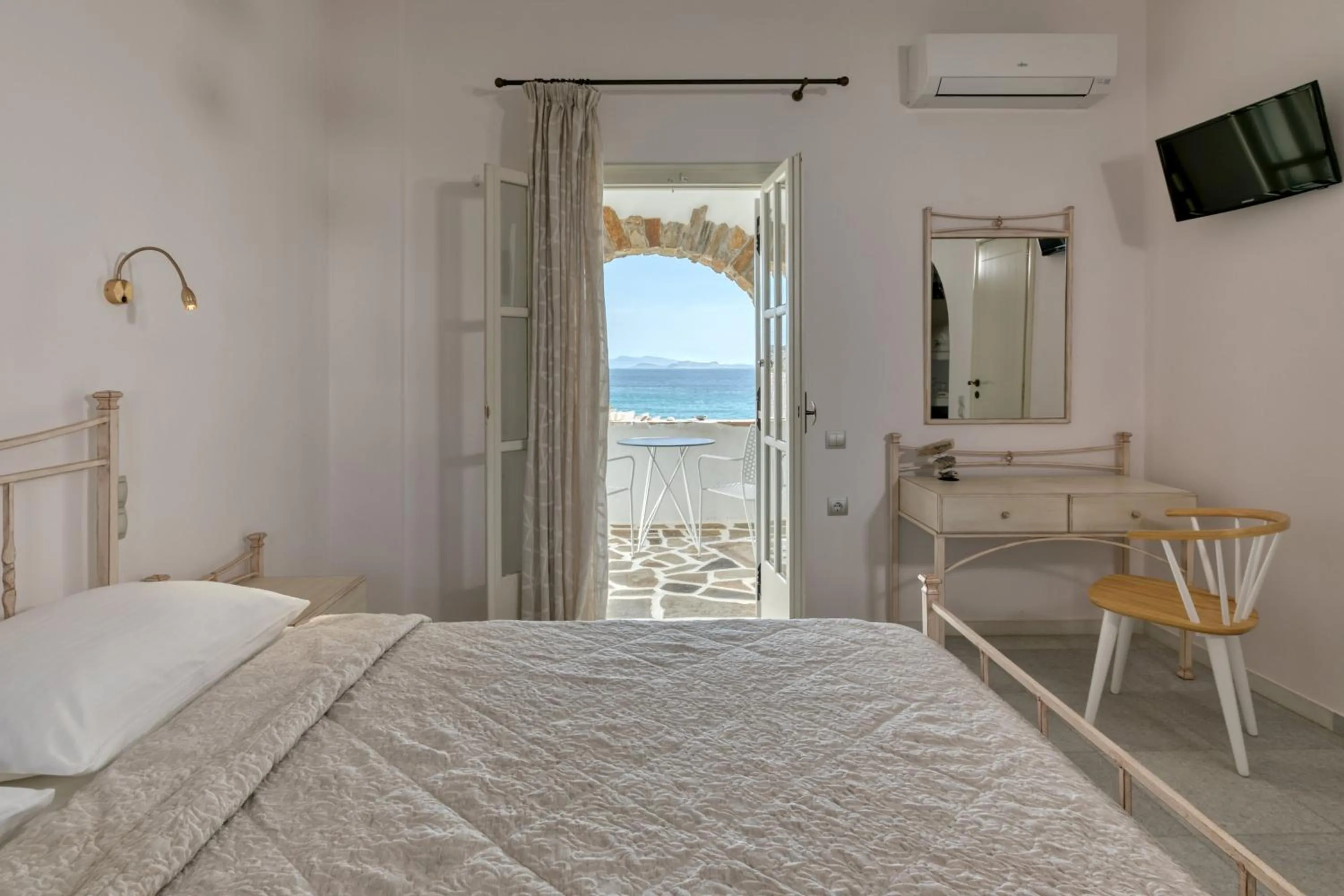 Bedroom, Bed in Ostria Inn