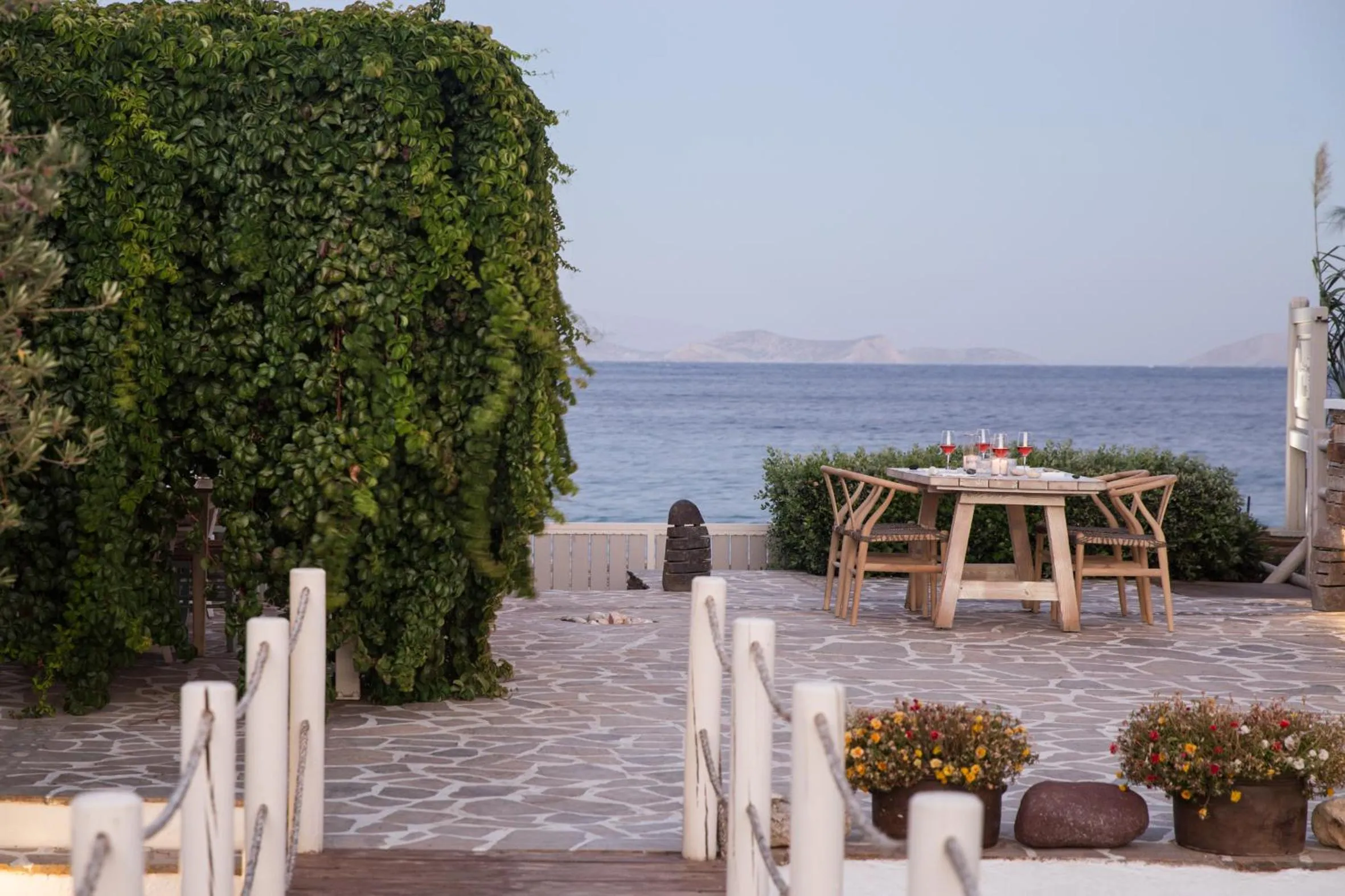 Restaurant/places to eat in Ostria Inn