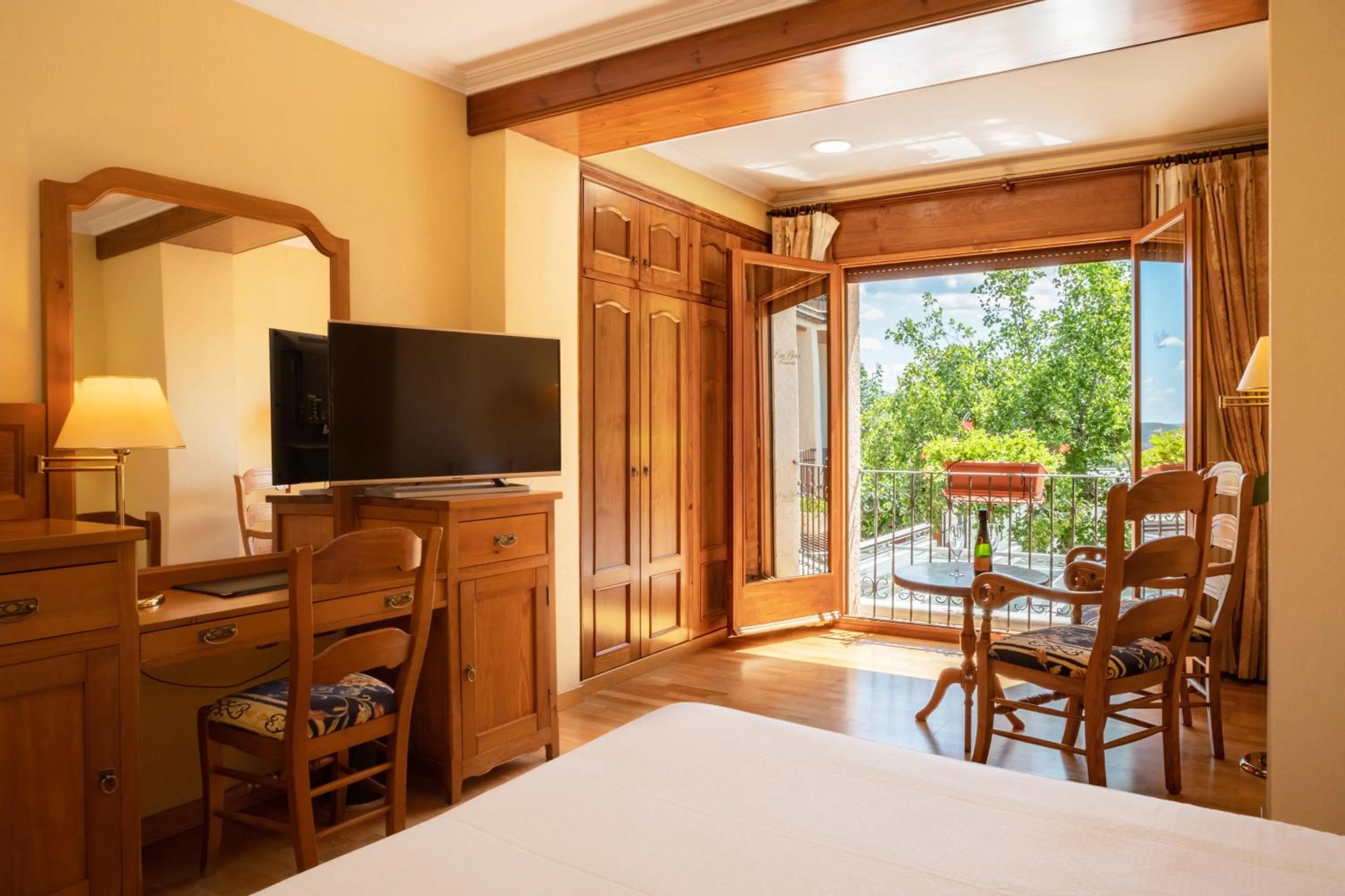 Photo of the whole room, Bed in Hotel Can Boix de Peramola