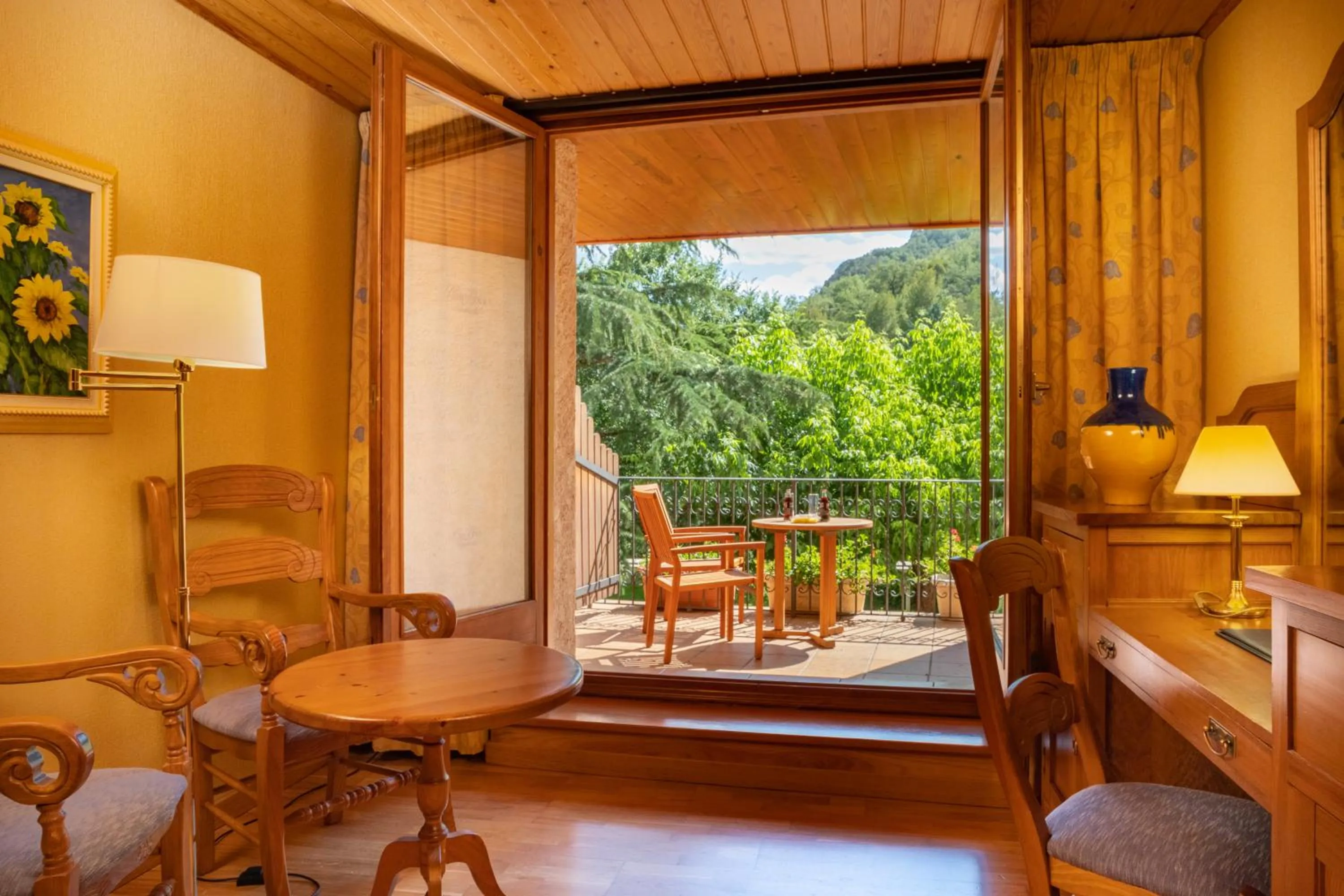 Garden view in Hotel Can Boix de Peramola