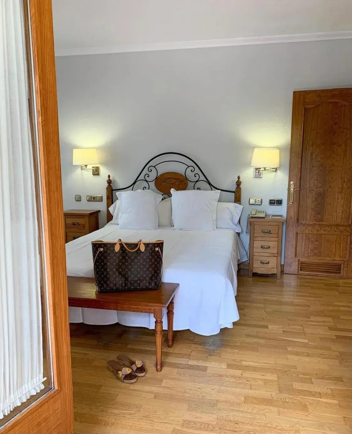 Comfort Double Room - single occupancy in Hotel Can Boix de Peramola Comfort Double Room - single occupancy in Hotel Can Boix de Peramola