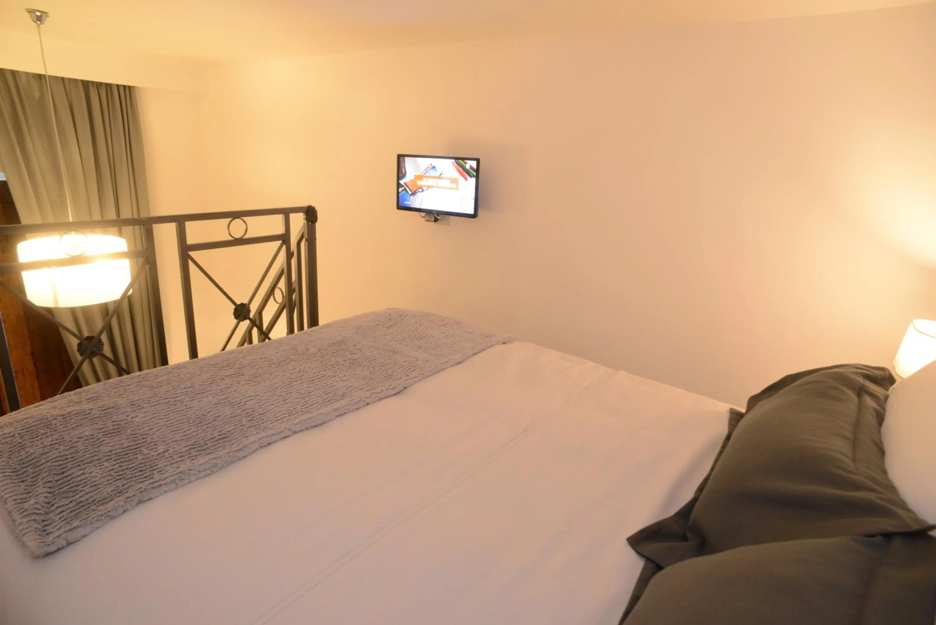 Bedroom in B&B Napolimilionaria Foria 242