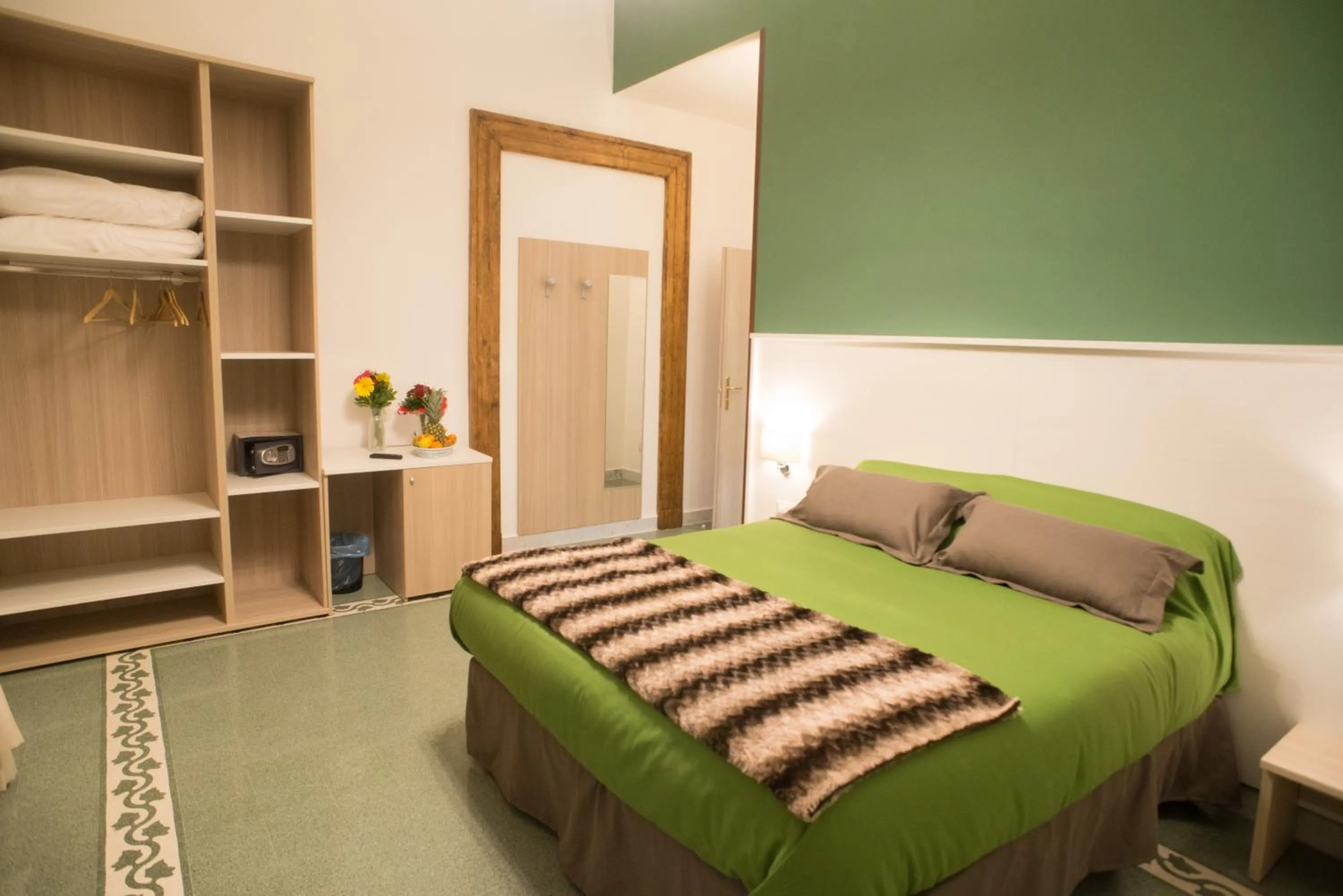 Bedroom in B&B Napolimilionaria Foria 242