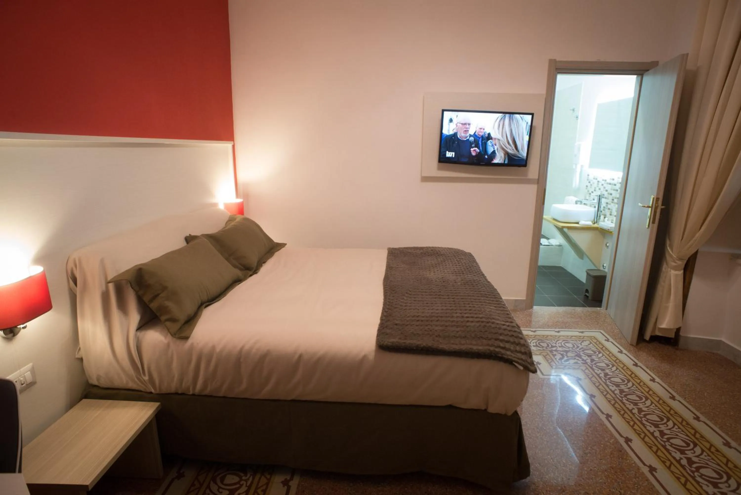TV and multimedia in B&B Napolimilionaria Foria 242
