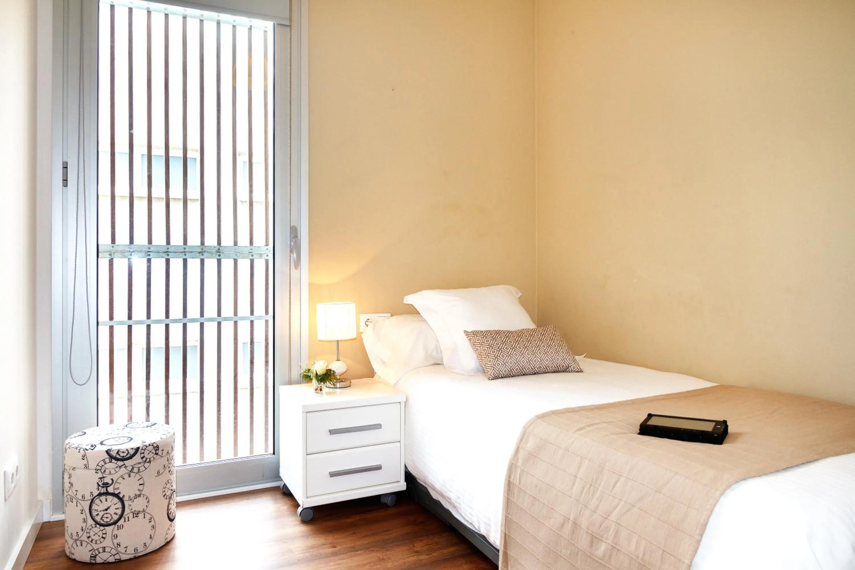 Bed in Feelathome Poblenou Beach Apartments