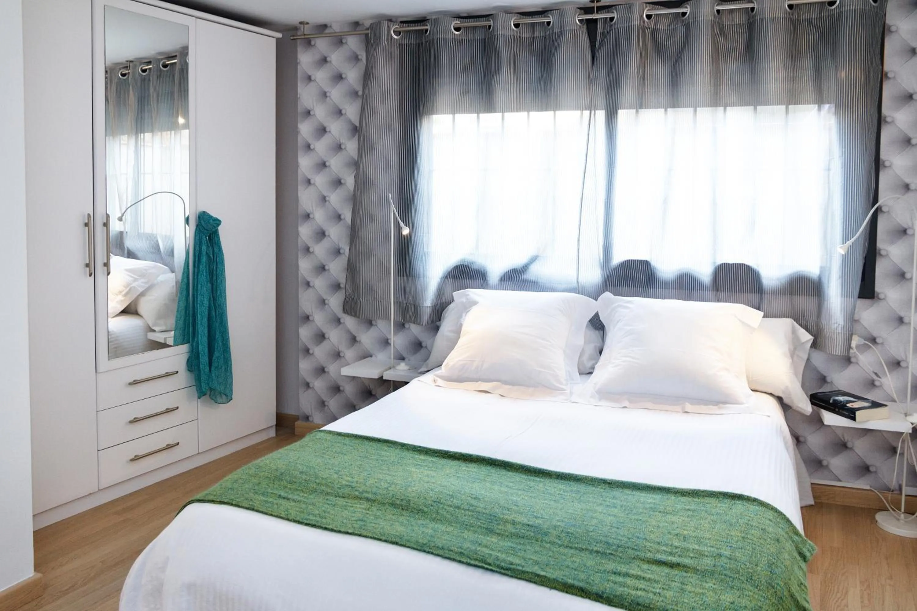 Bed in Feelathome Poblenou Beach Apartments