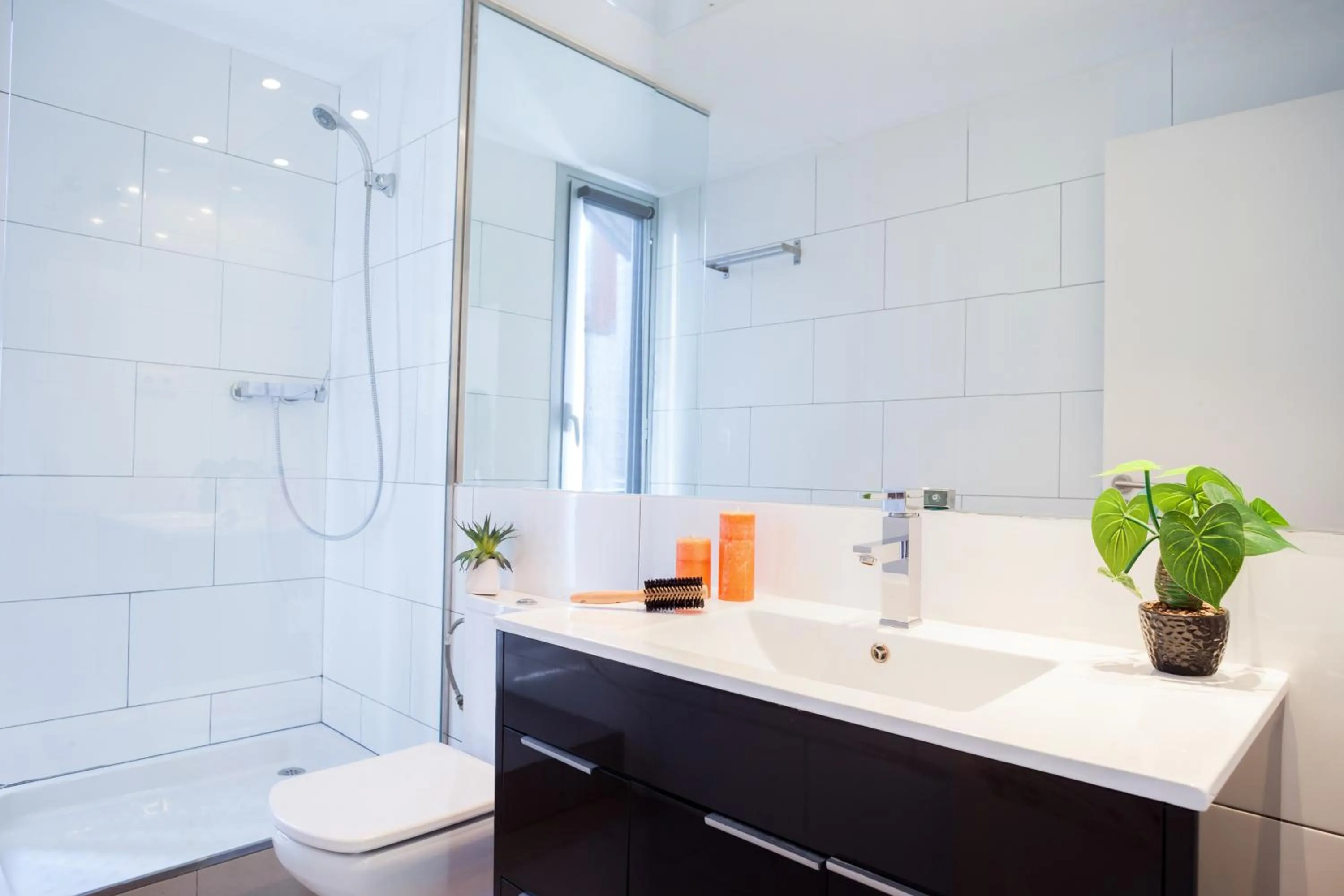 Shower in Feelathome Poblenou Beach Apartments