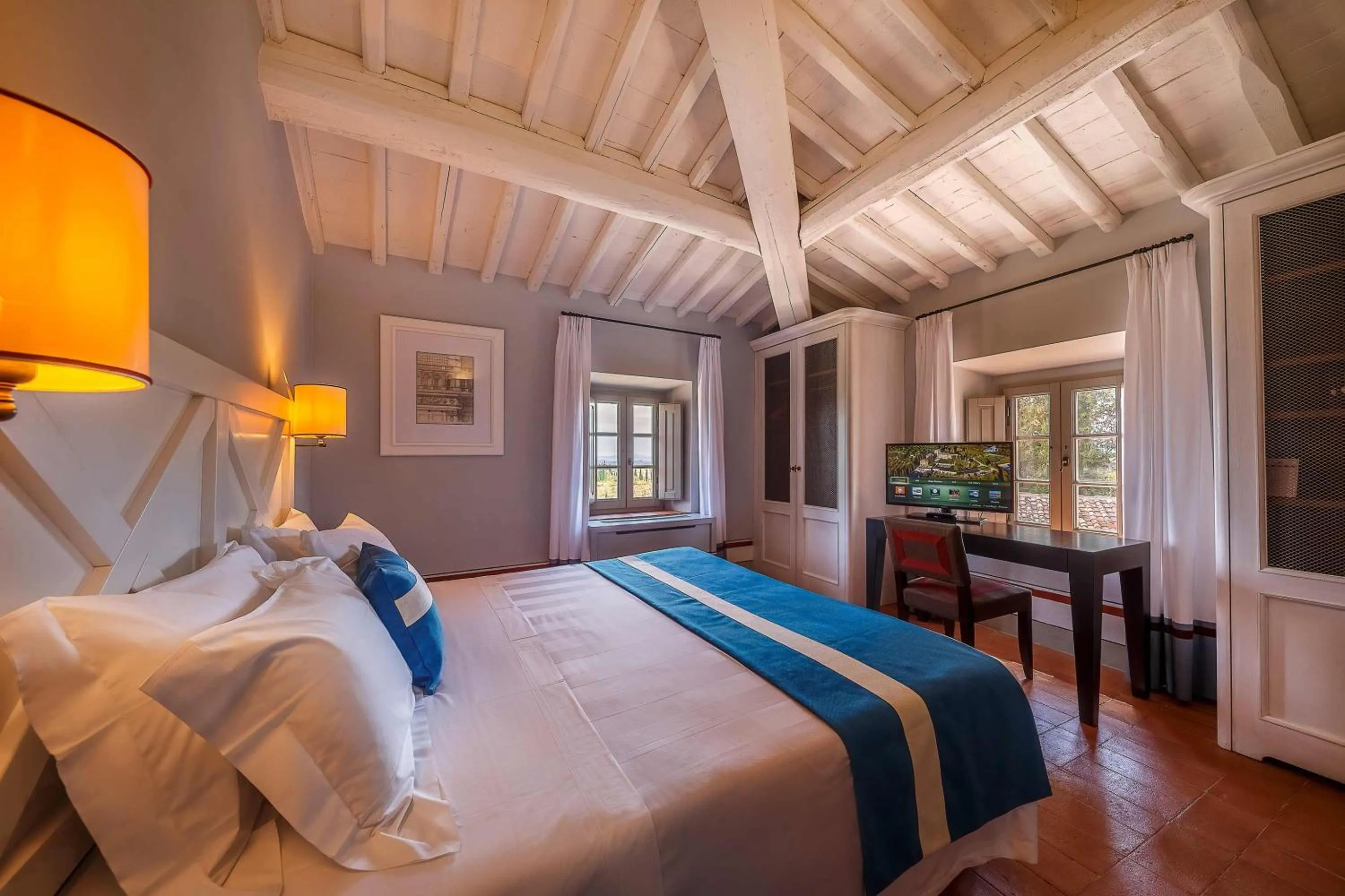 Bed in Borgo Scopeto Wine & Country Relais