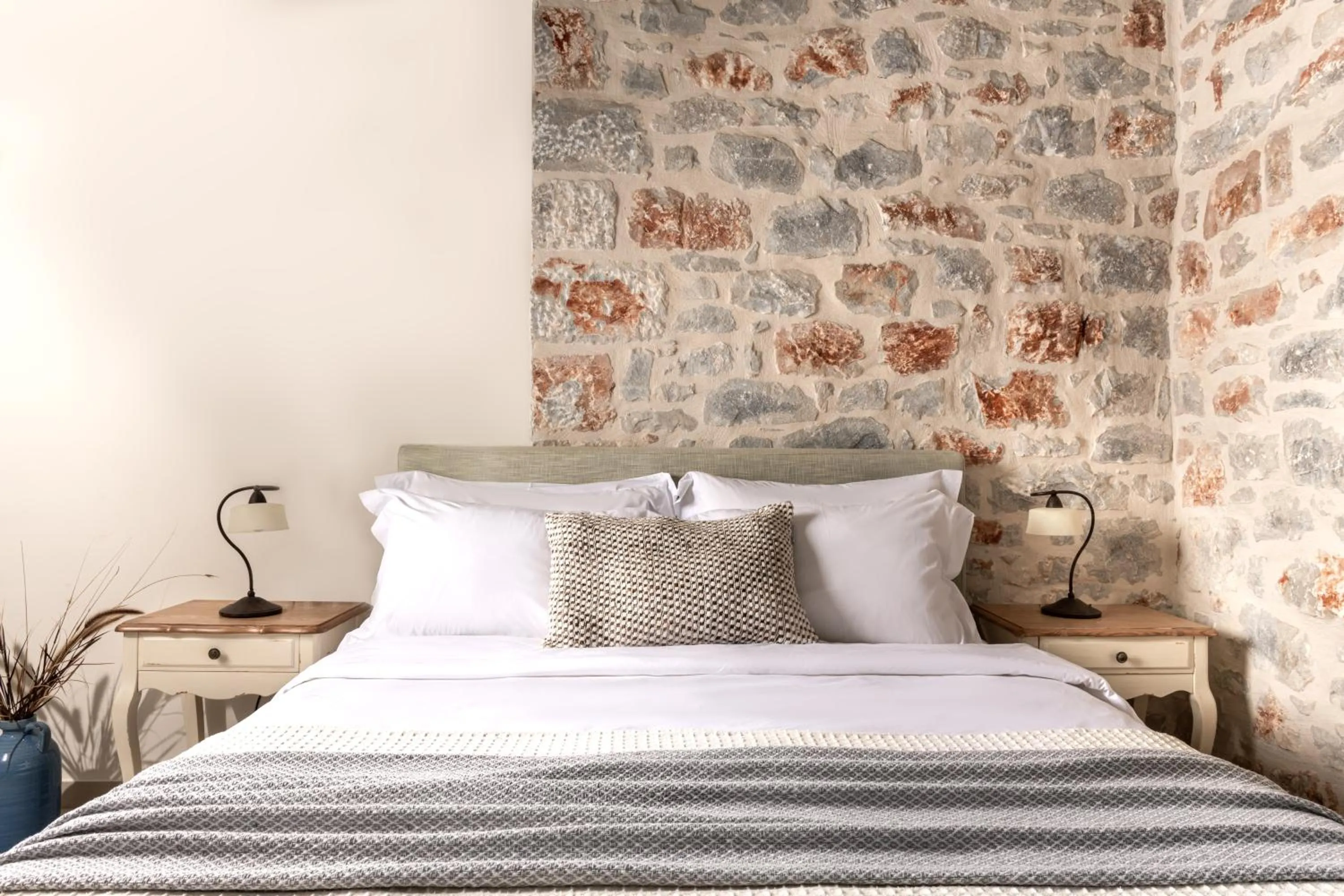 Photo of the whole room, Bed in The Olive Yard