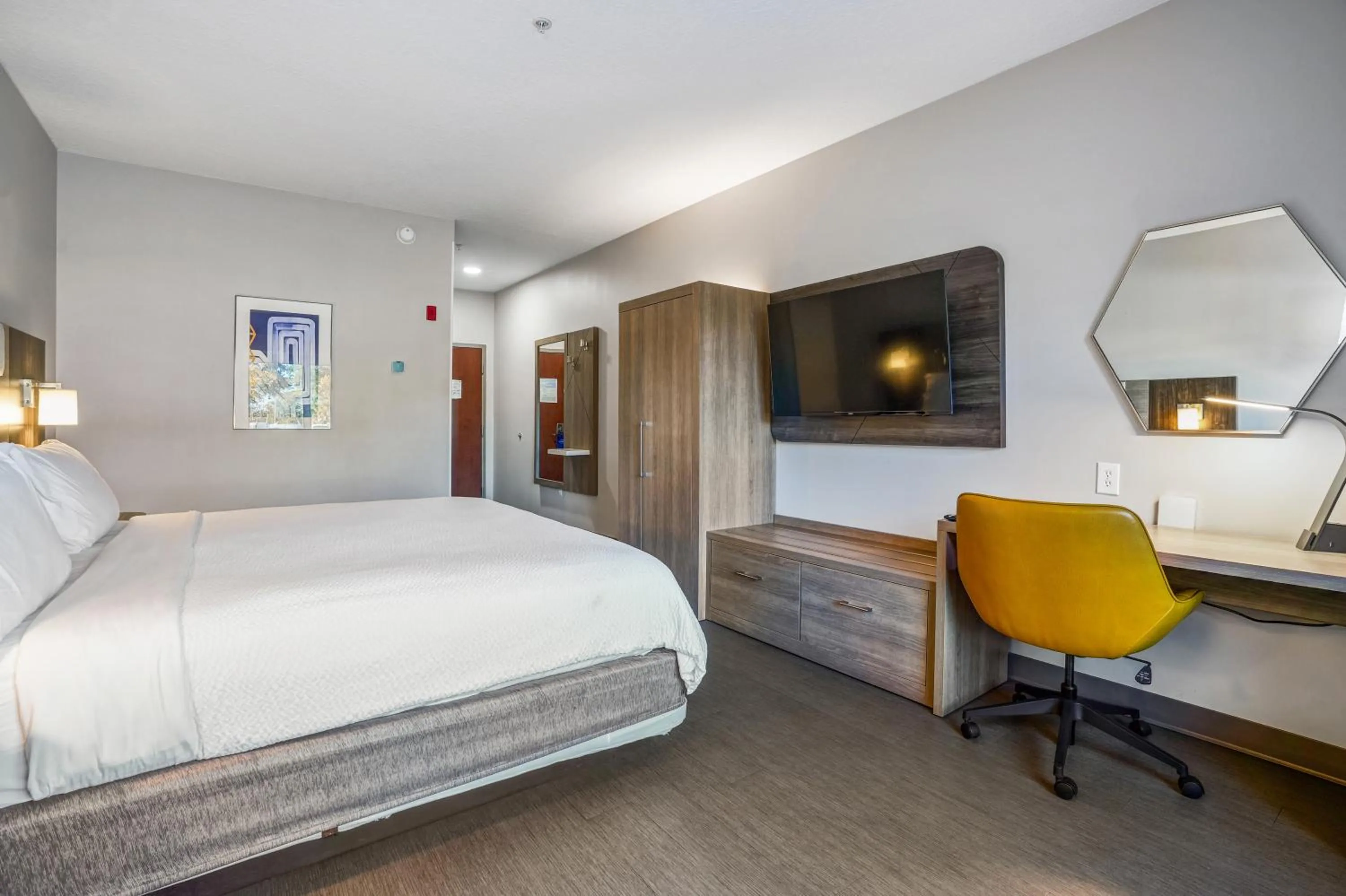 Bed in Holiday Inn Express & Suites Jacksonville - Atlantic Beach by IHG