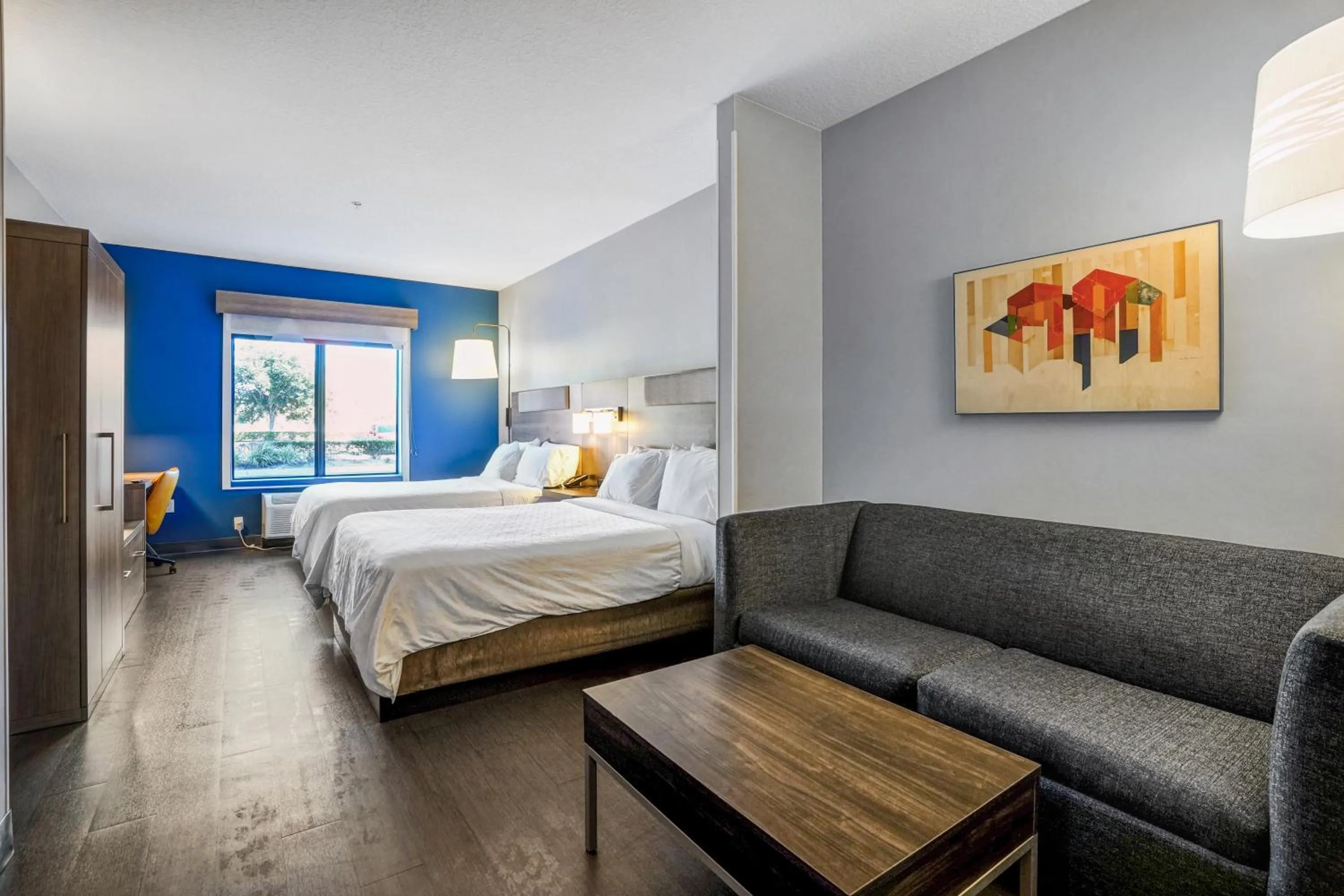 Bed in Holiday Inn Express & Suites Jacksonville - Atlantic Beach by IHG