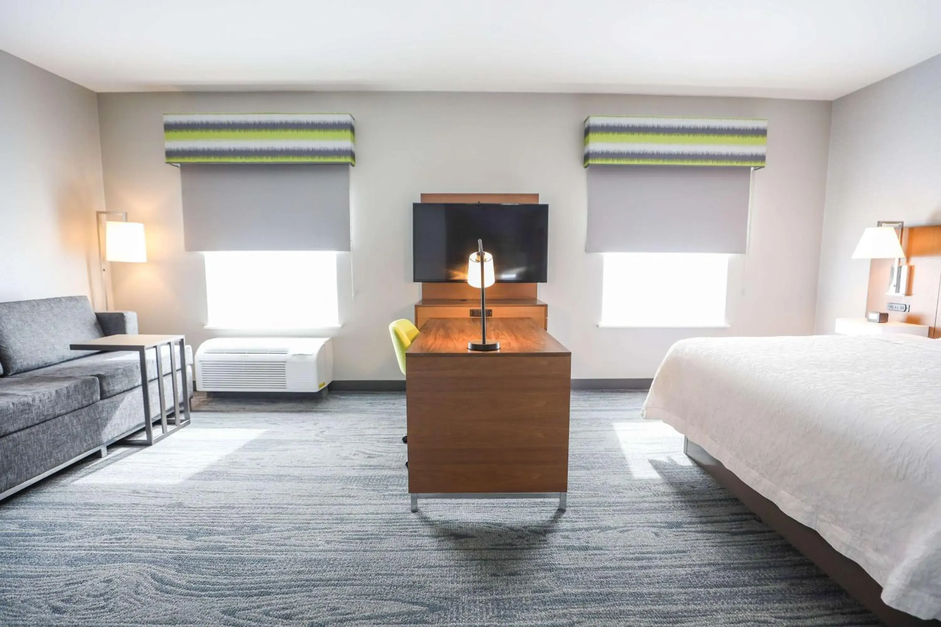 King Room with Sofa Bed - Hearing Accessible/Non-Smoking in Hampton Inn & Suites Bay City King Room with Sofa Bed - Hearing Accessible/Non-Smoking in Hampton Inn & Suites Bay City