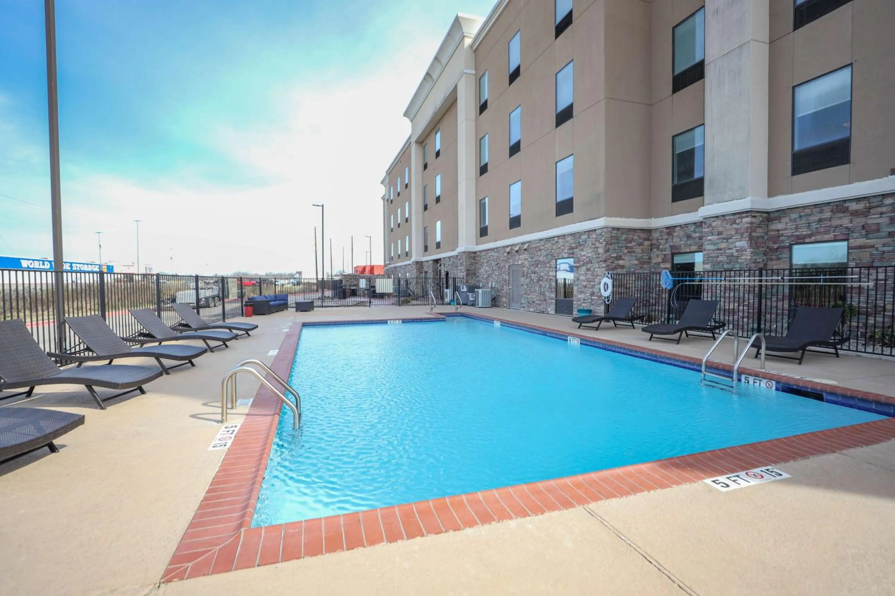 Pool view in Hampton Inn & Suites Bay City
