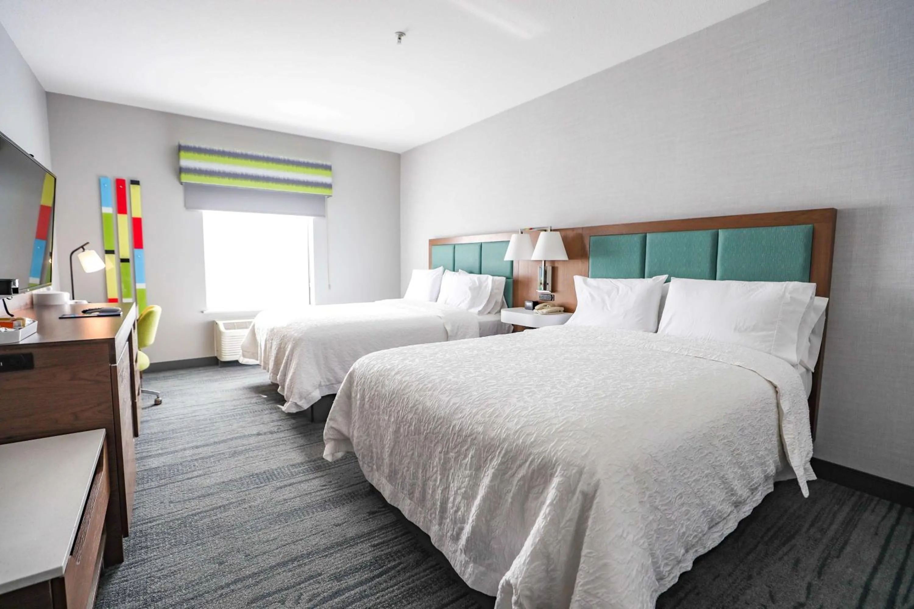 Bed in Hampton Inn & Suites Bay City