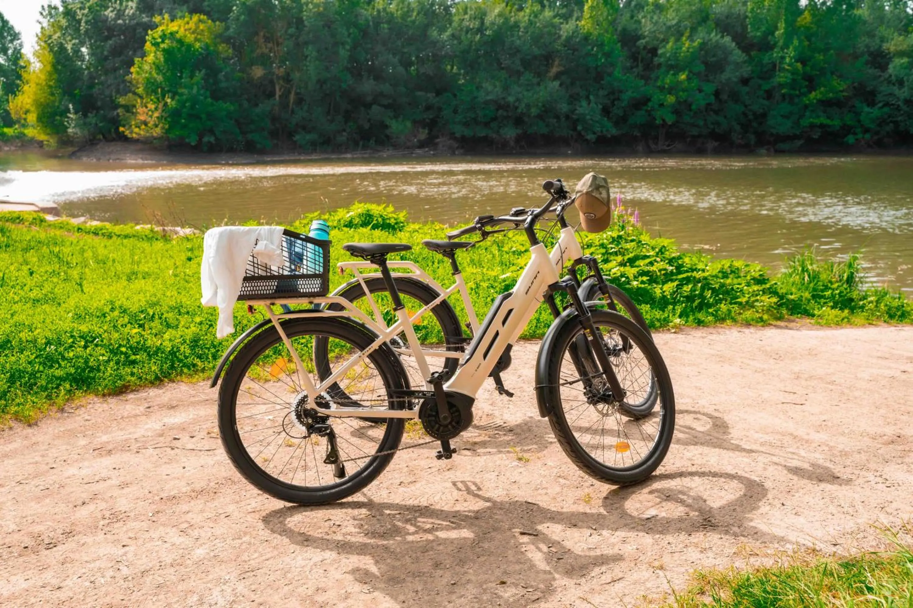 Cycling in Château De Noirieux