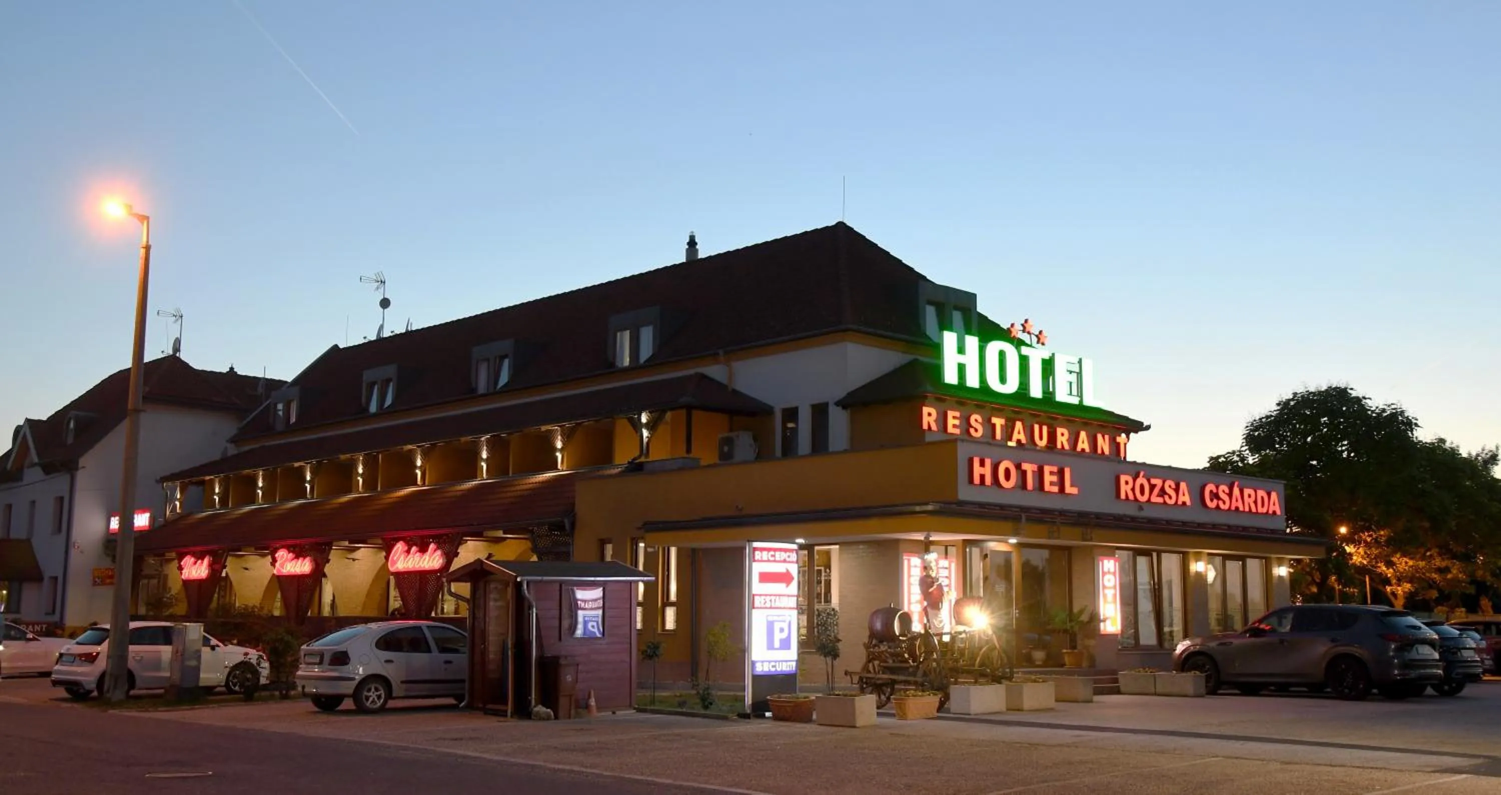 Property building in Hotel Rózsa Csárda