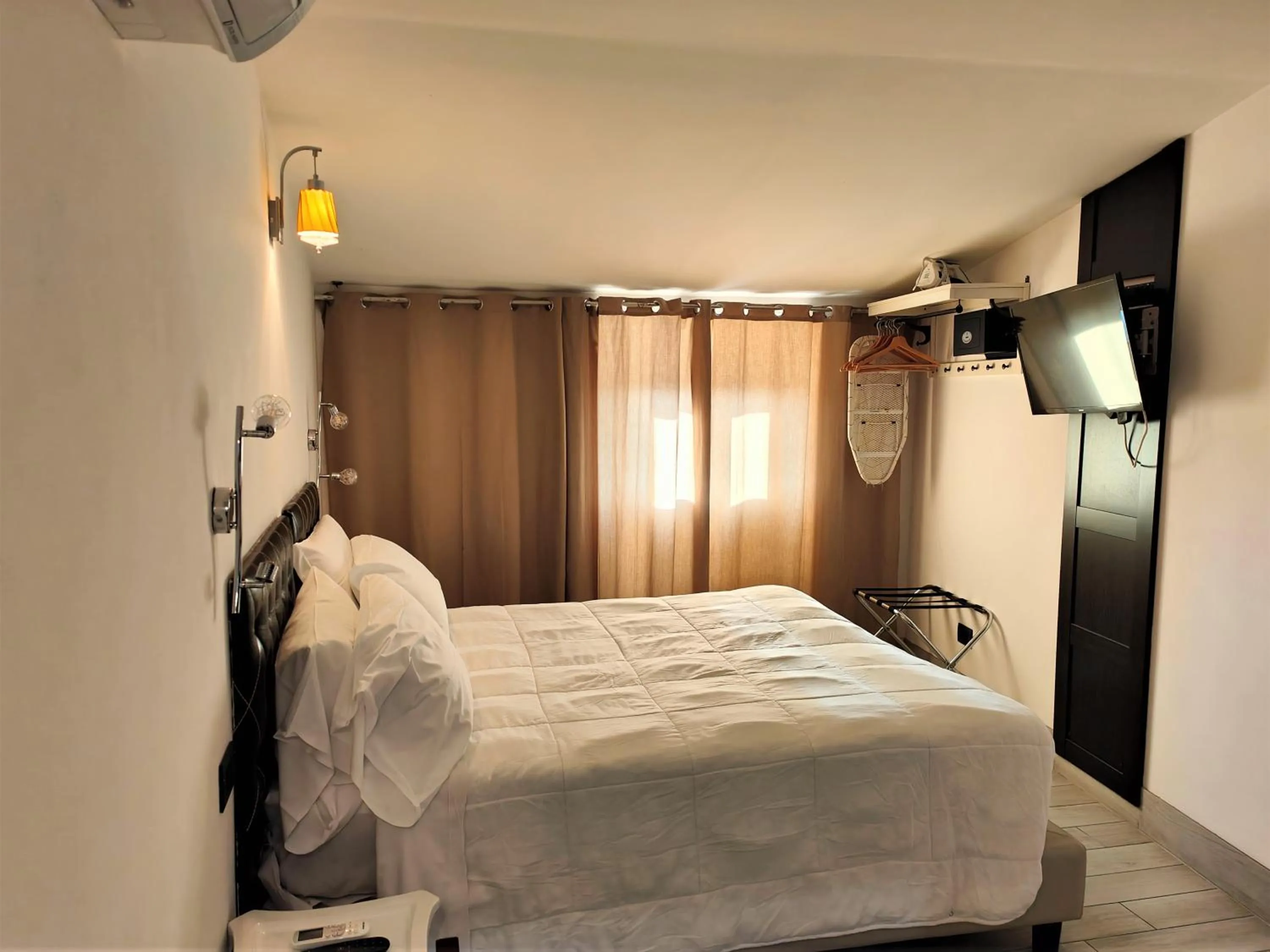 Bedroom, Bed in Aparthotel Dei Mercanti