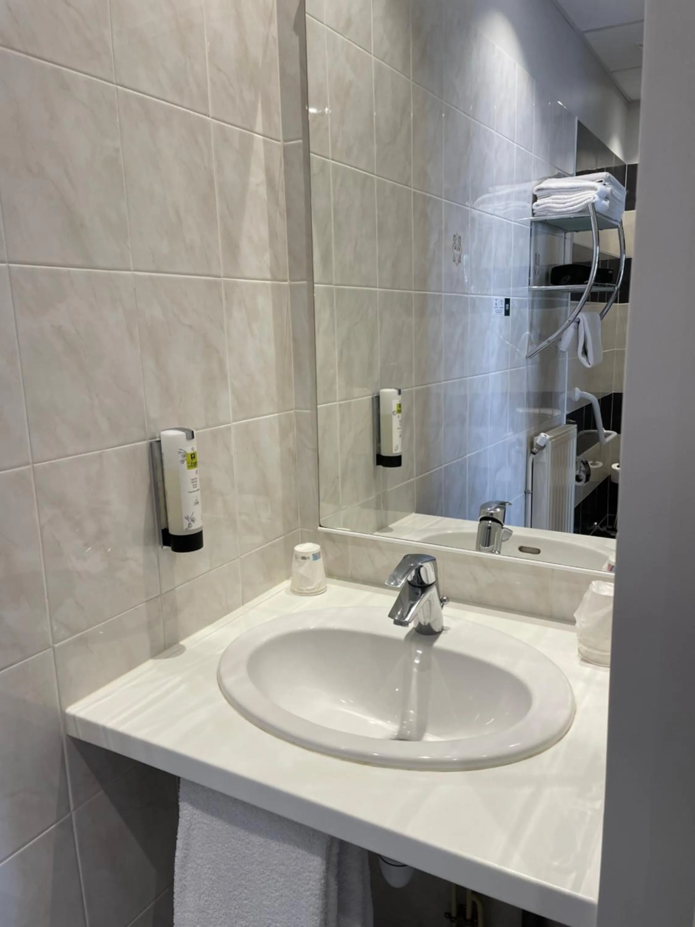 Bathroom in Logis Hôtel Le Saint Florent