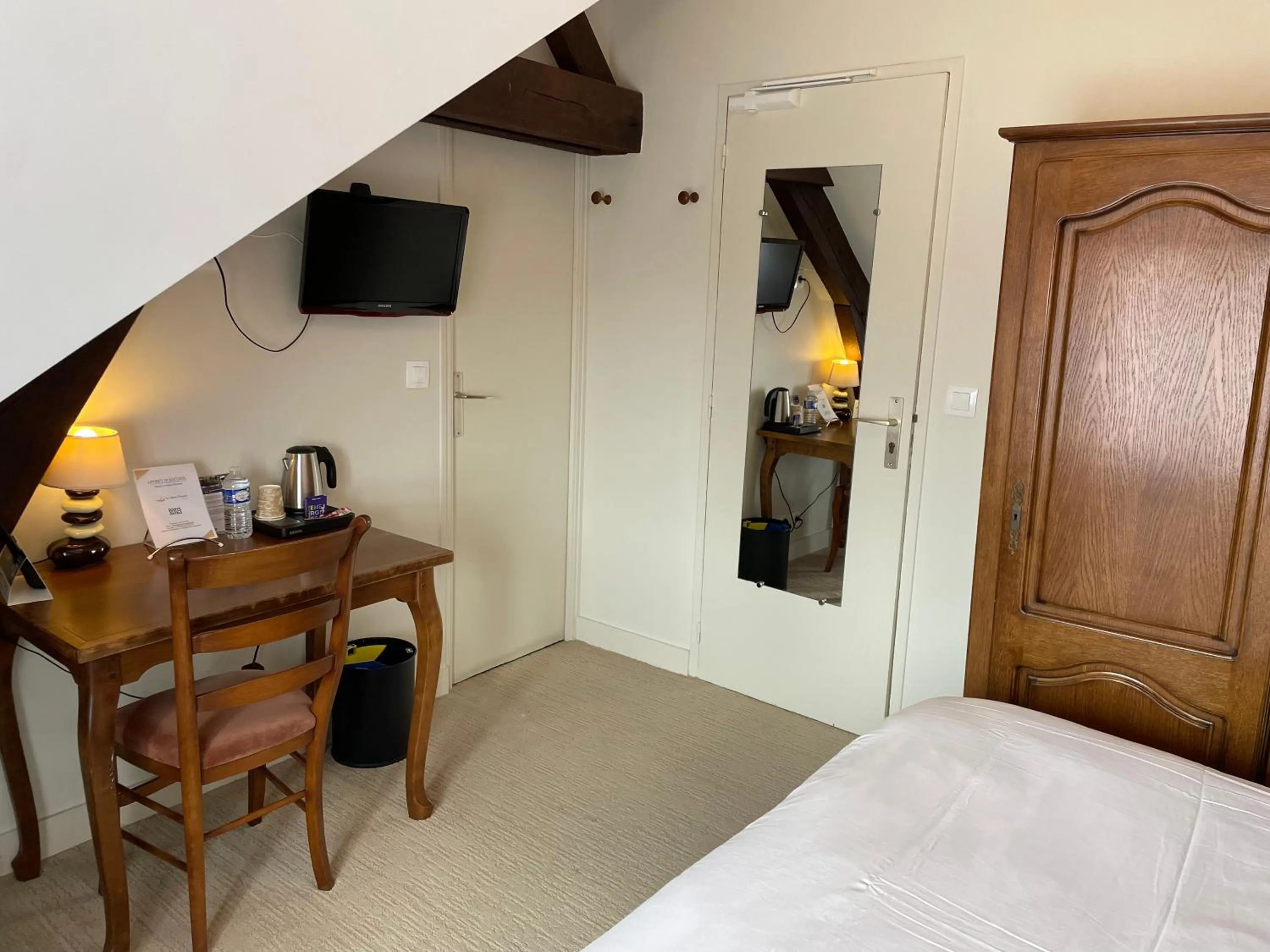 Bedroom, Bed in Logis Hôtel Le Saint Florent