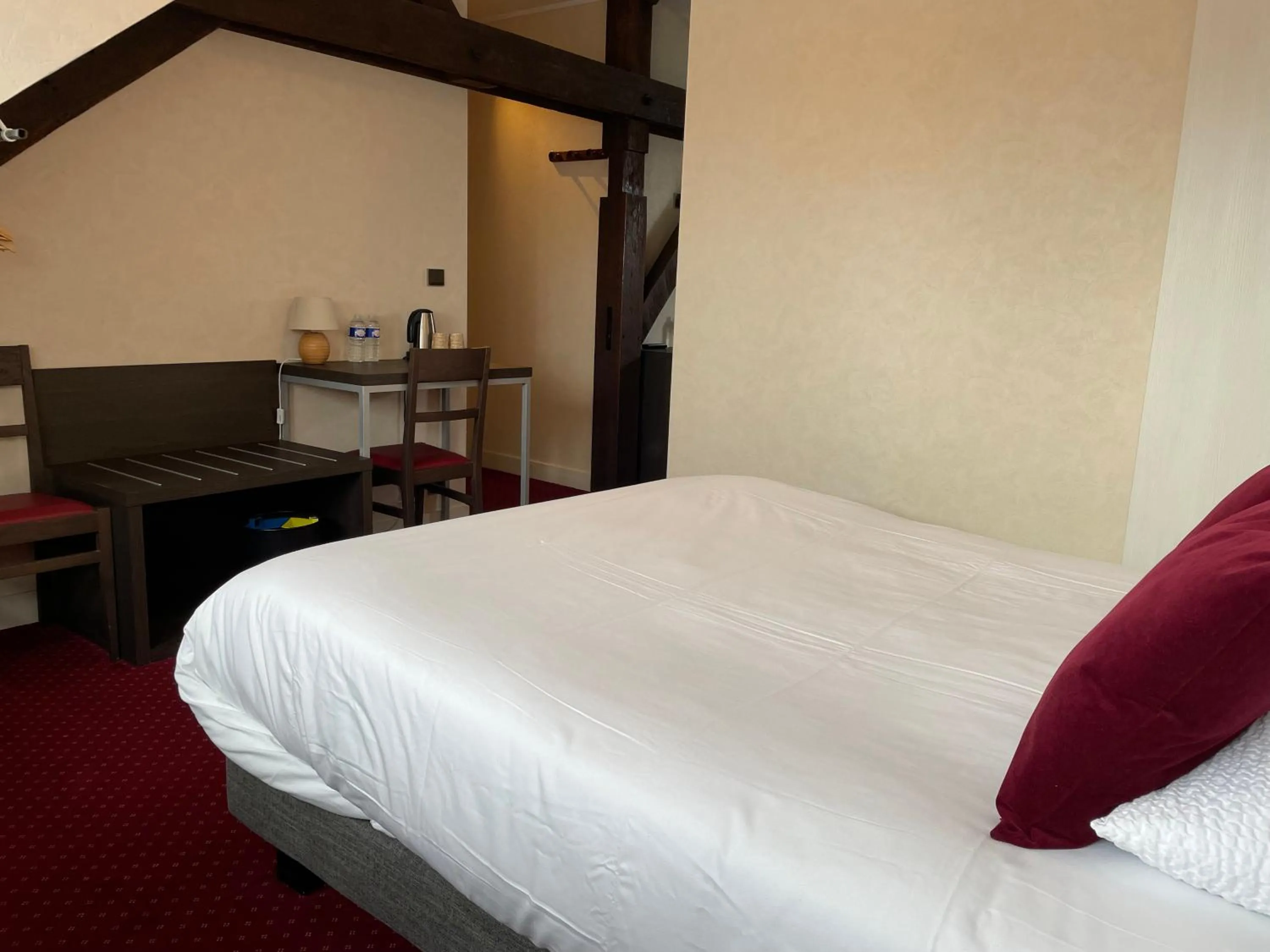 Bedroom, Bed in Logis Hôtel Le Saint Florent