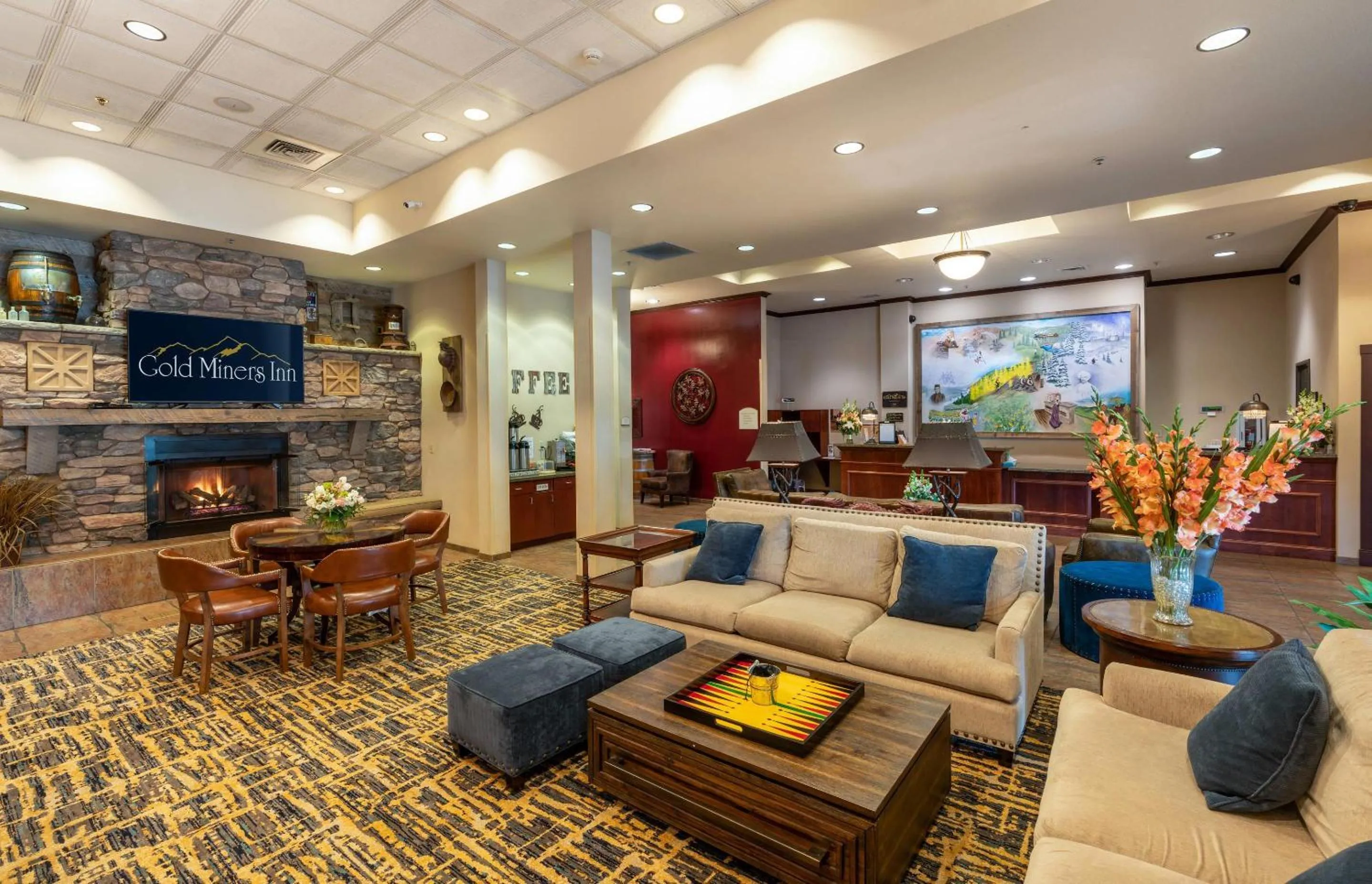 Lobby or reception in Gold Miners Inn Grass Valley, an Ascend Collection Hotel