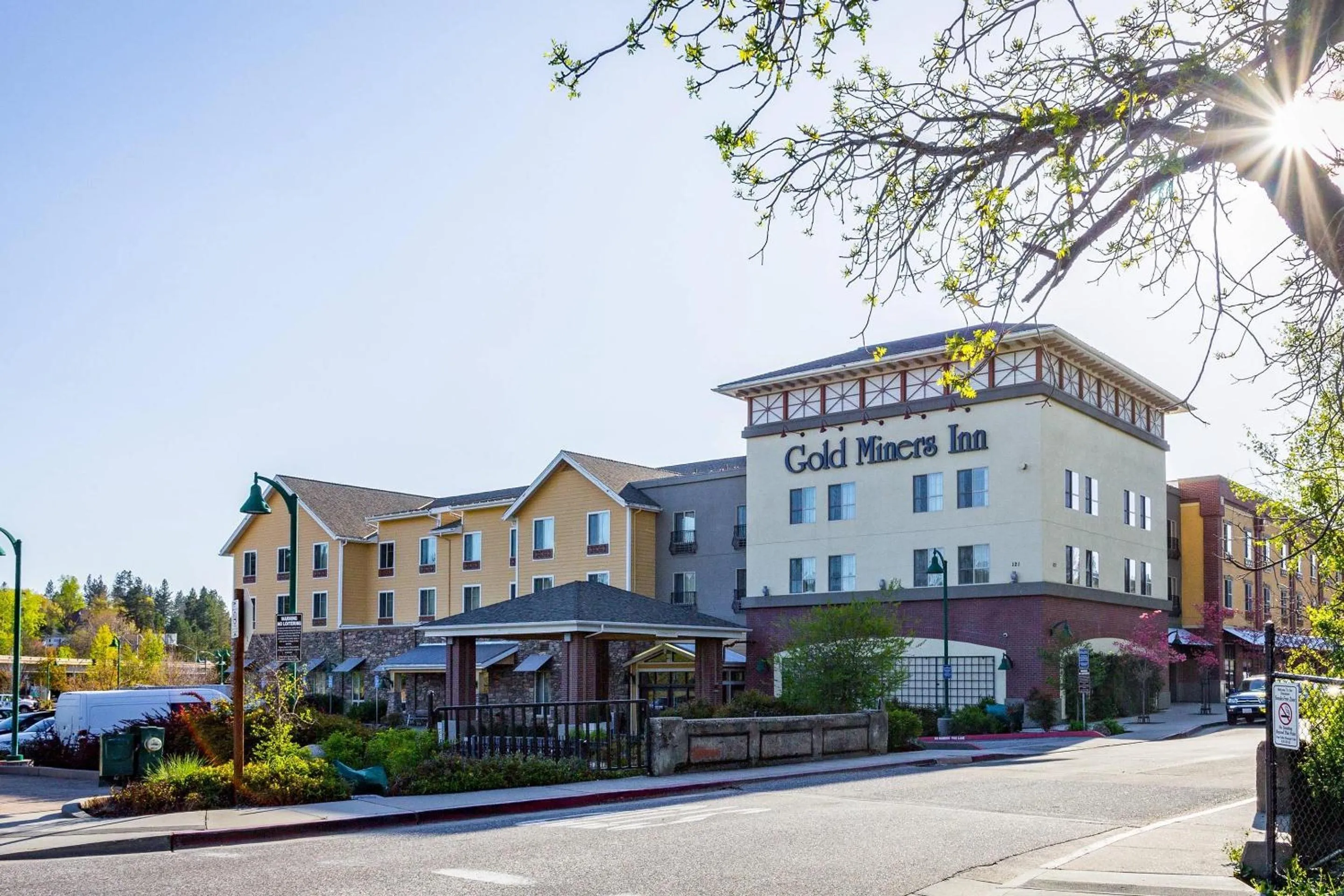 Property building in Gold Miners Inn Grass Valley, an Ascend Collection Hotel