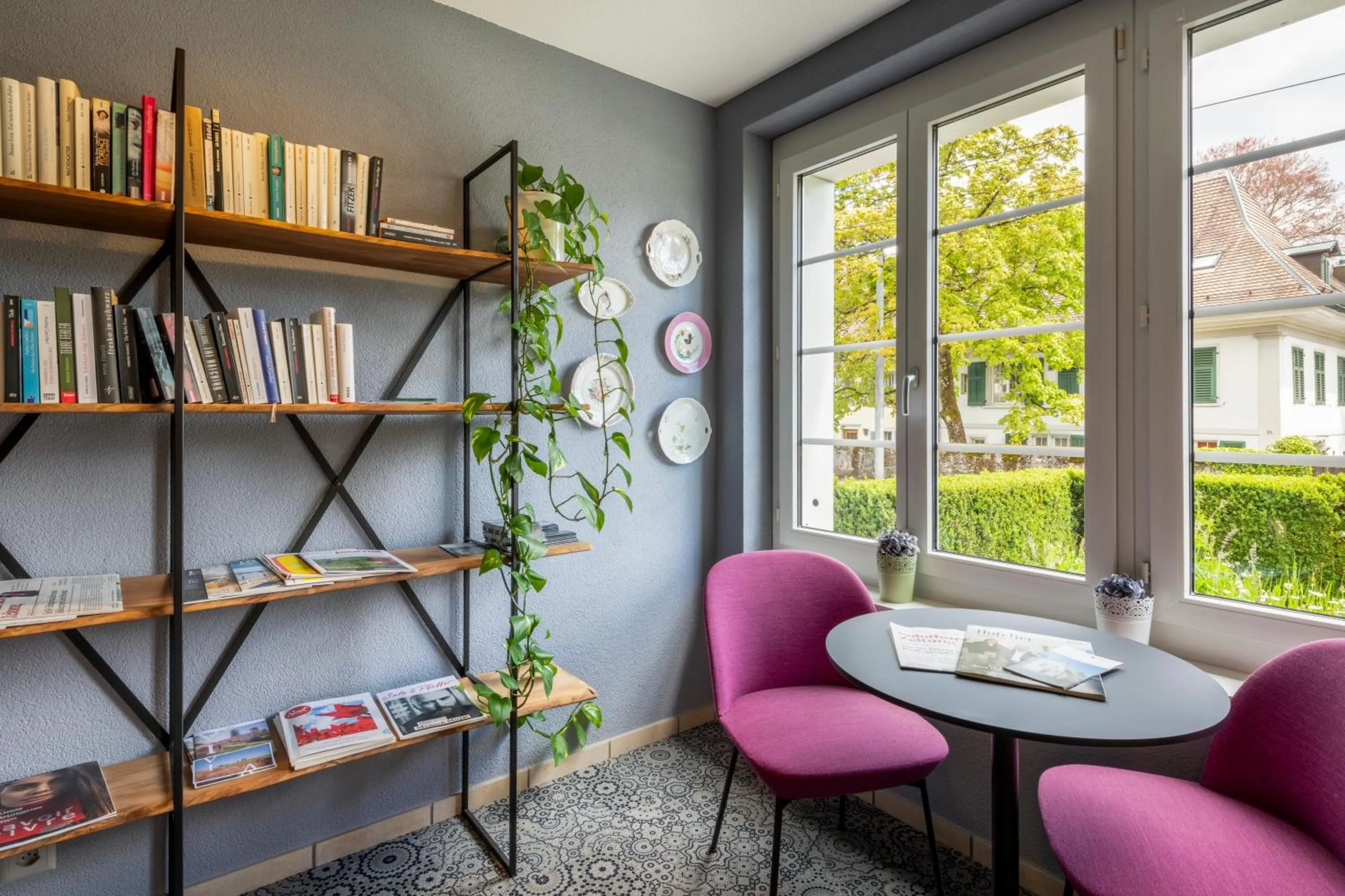 Library in Bären Self Check-in Hotel