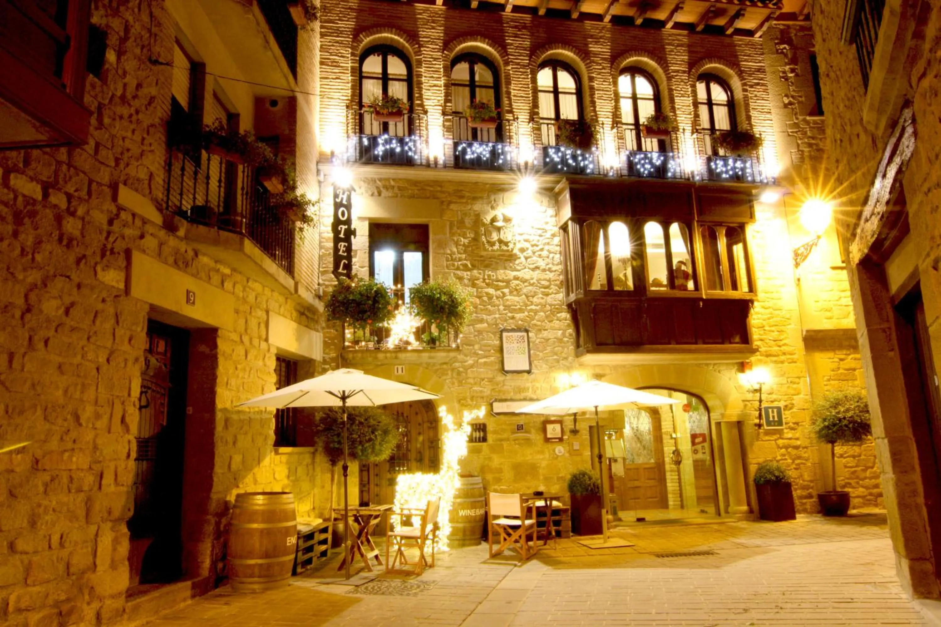 Facade/entrance in Hotel Merindad de Olite