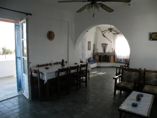 Dining area in Remvi Studios