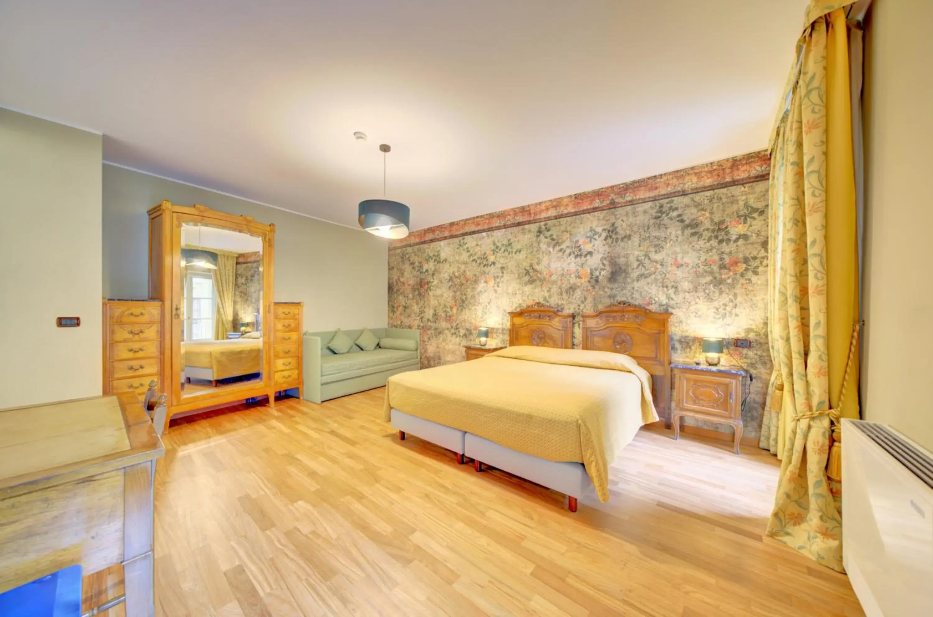 King Suite with Spa Bath in Liberty Hotel King Suite with Spa Bath in Liberty Hotel