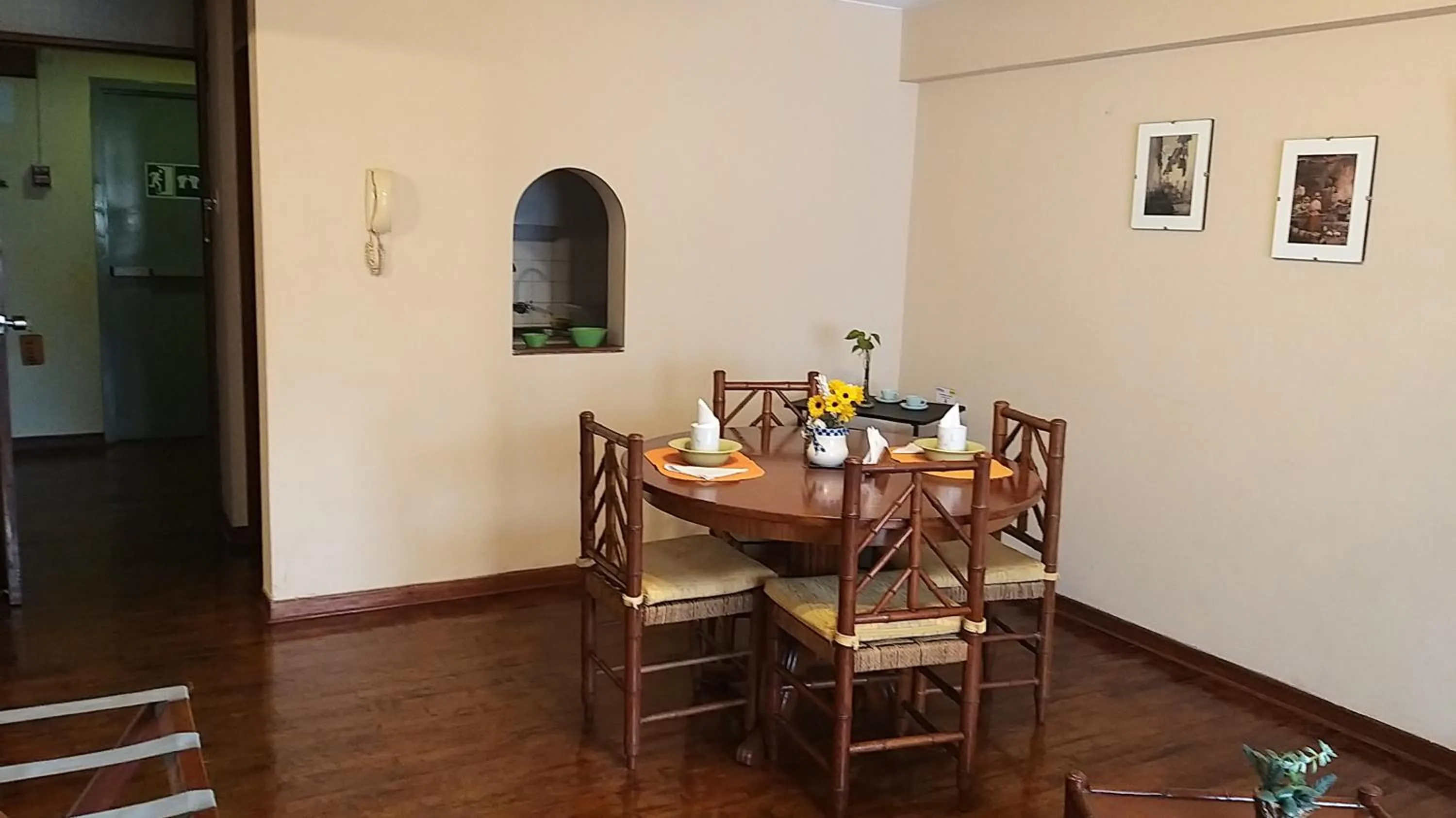 Seating area in Suite Service Apart Hotel