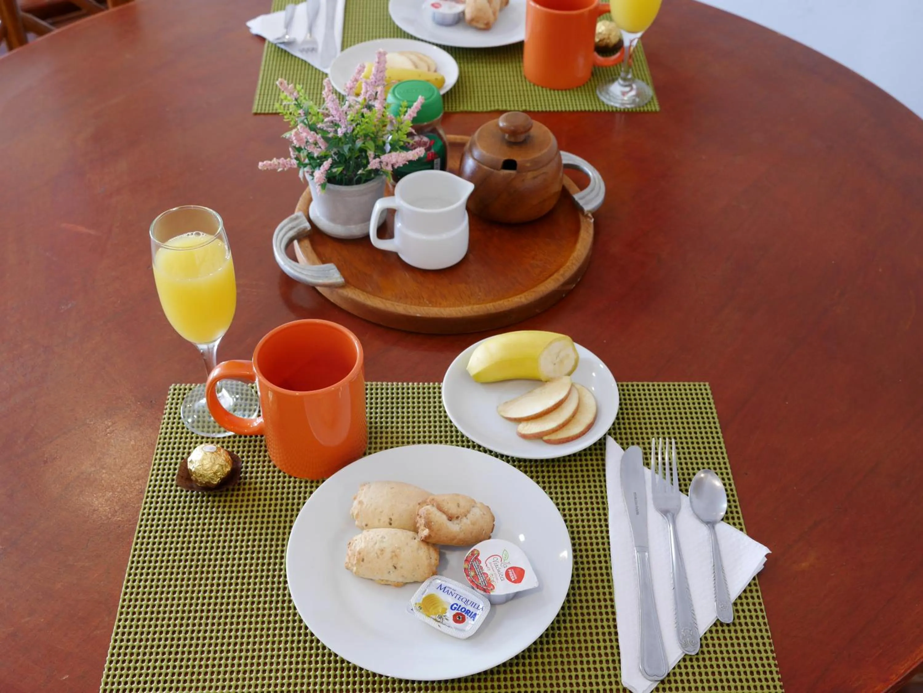 Continental breakfast in Suite Service Apart Hotel