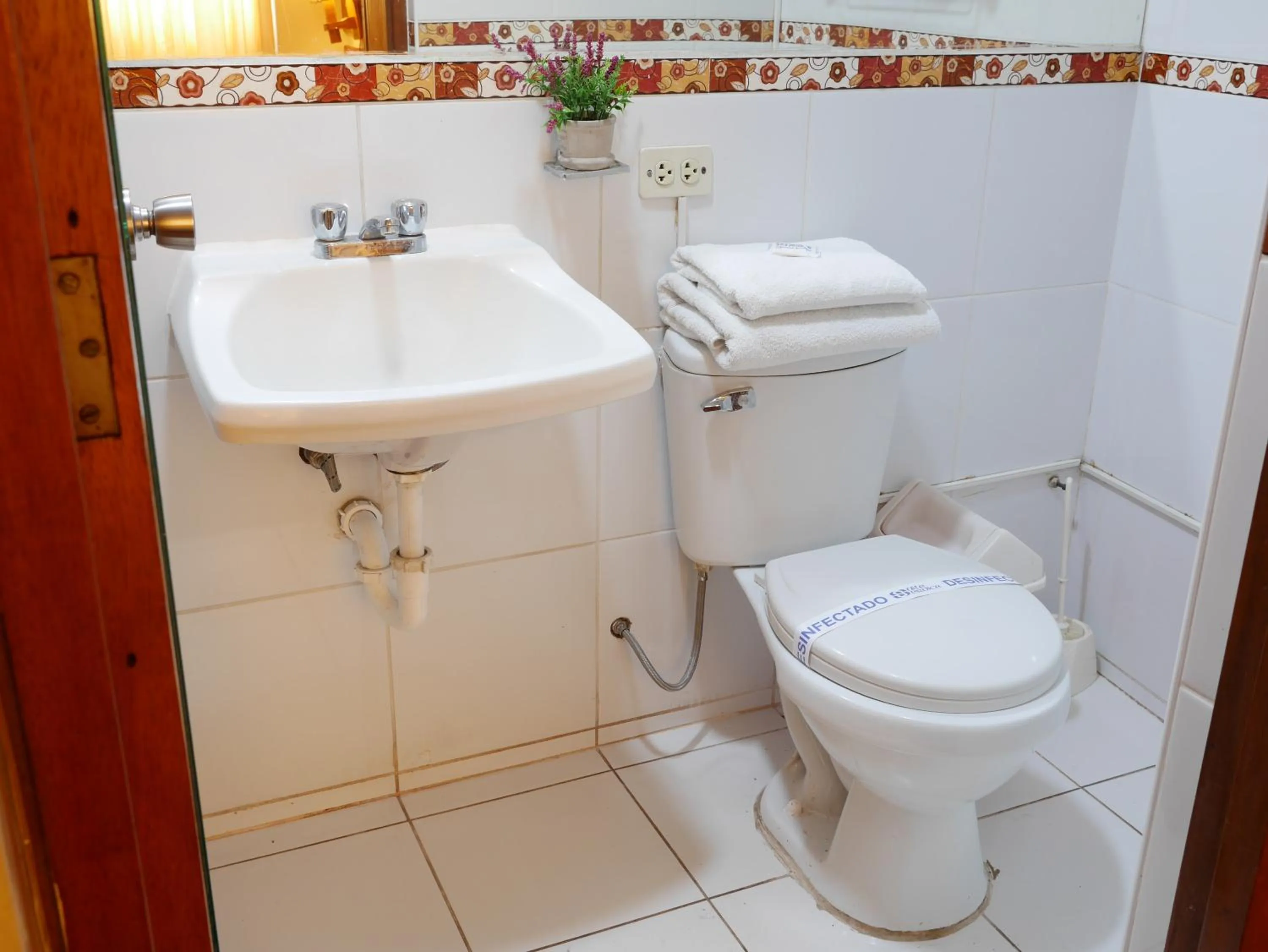 Bathroom in Suite Service Apart Hotel