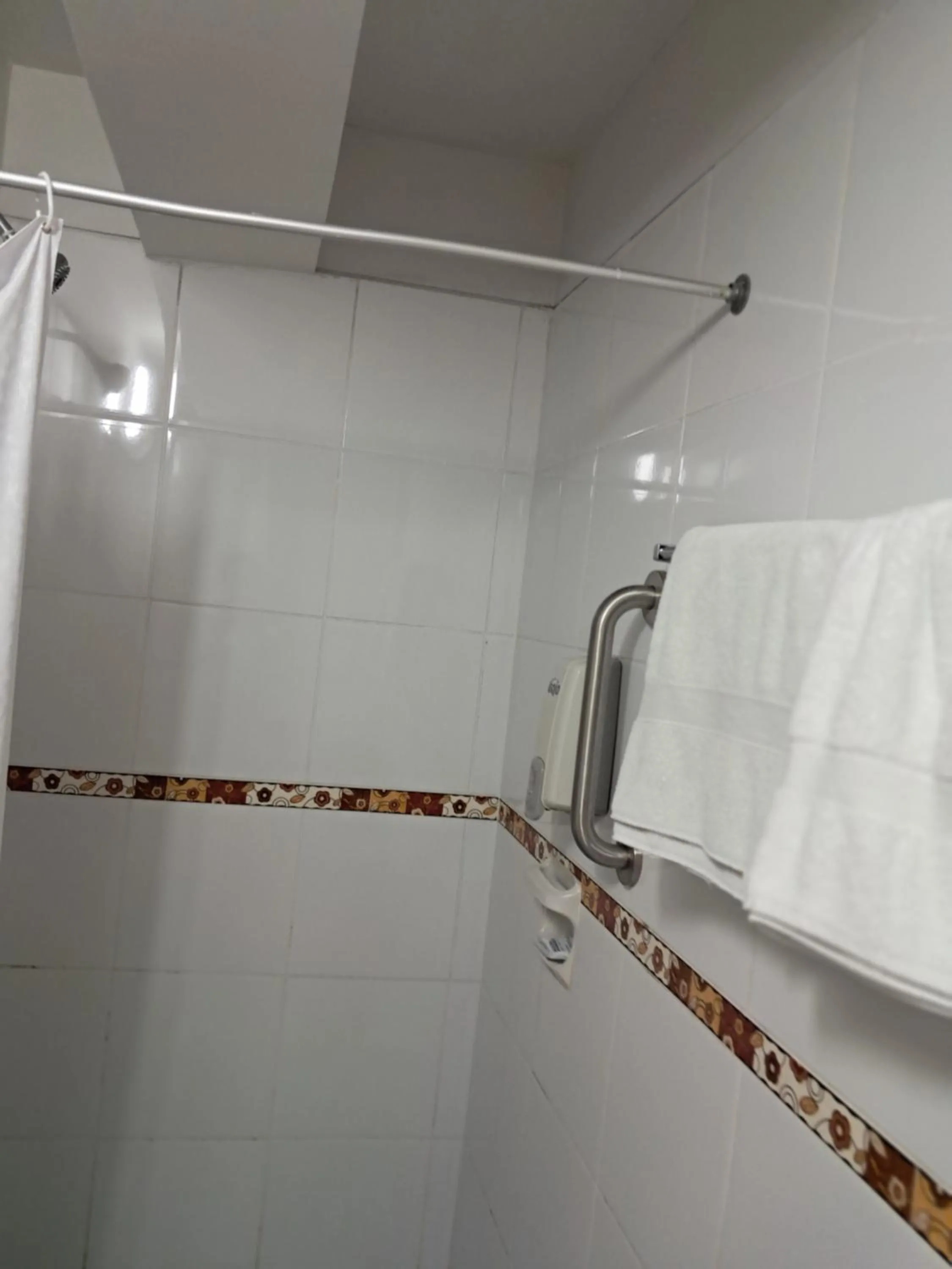 Bathroom in Suite Service Apart Hotel