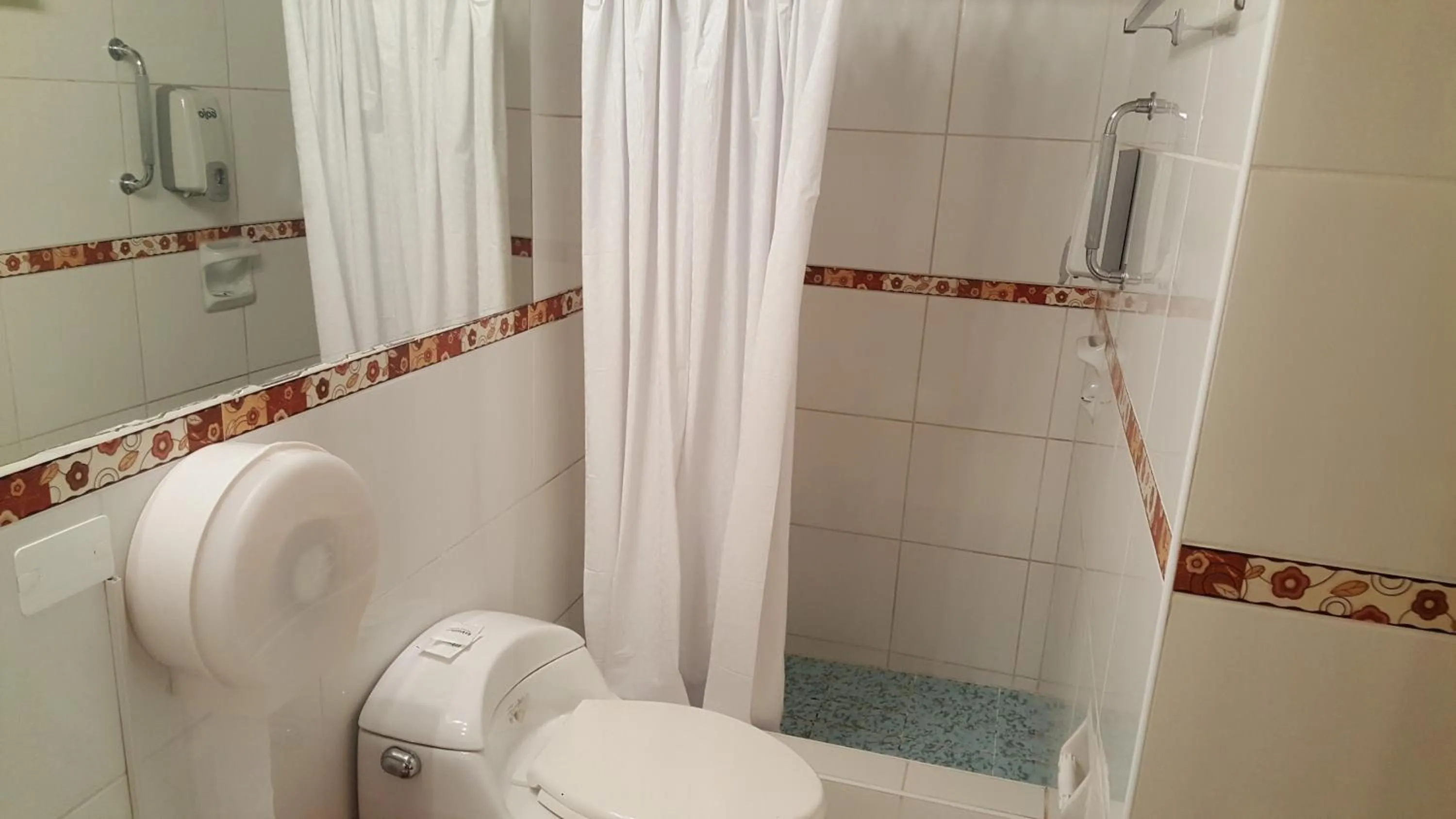 Bathroom in Suite Service Apart Hotel