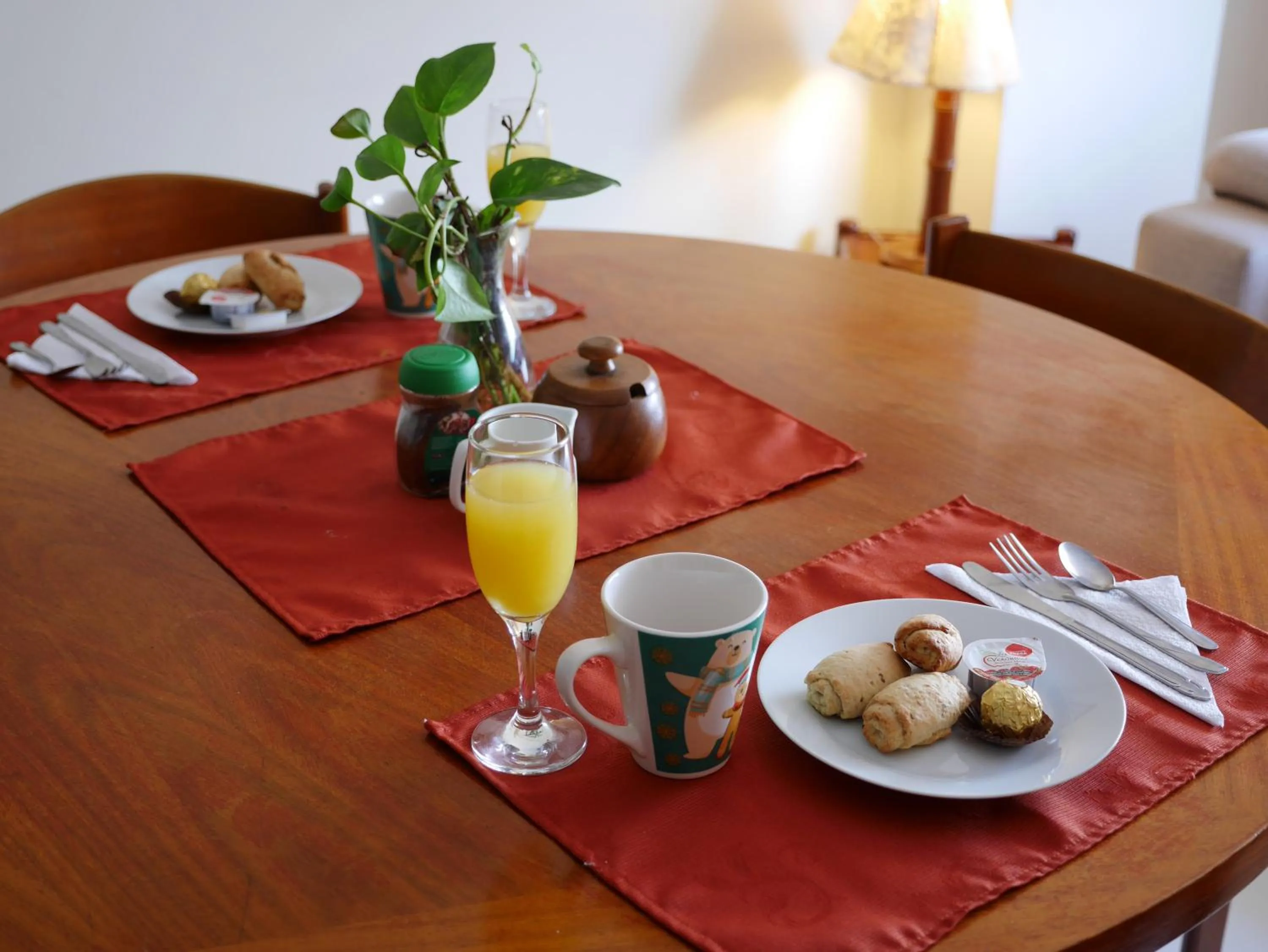 Breakfast in Suite Service Apart Hotel