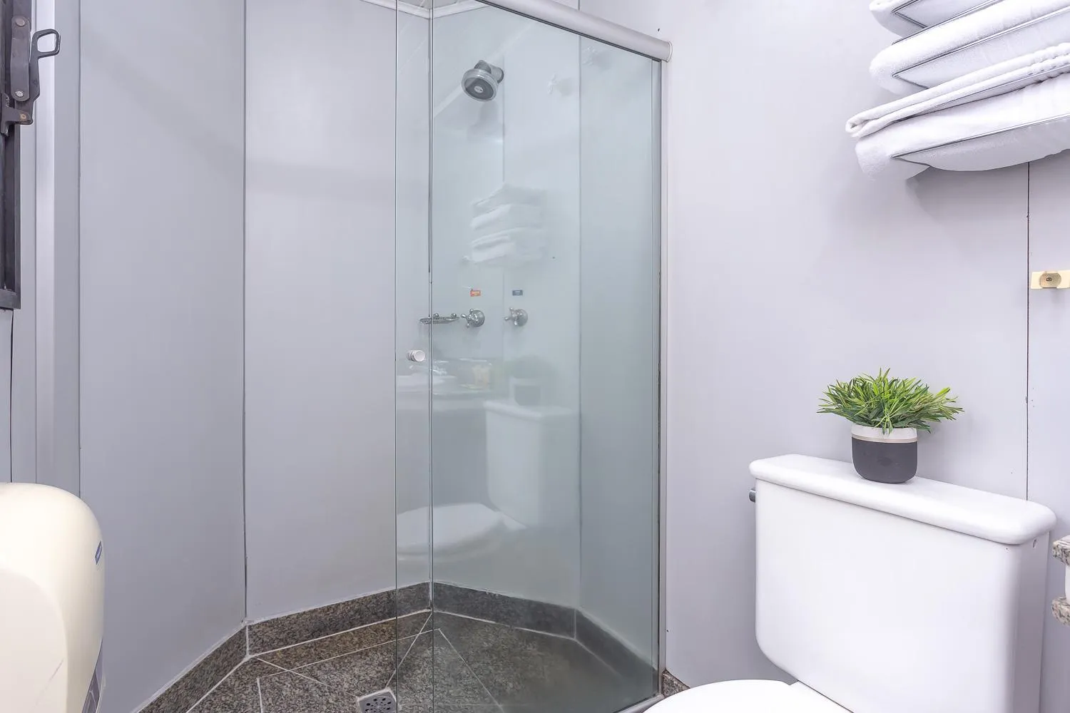 Roochelle Hotel by Nobile