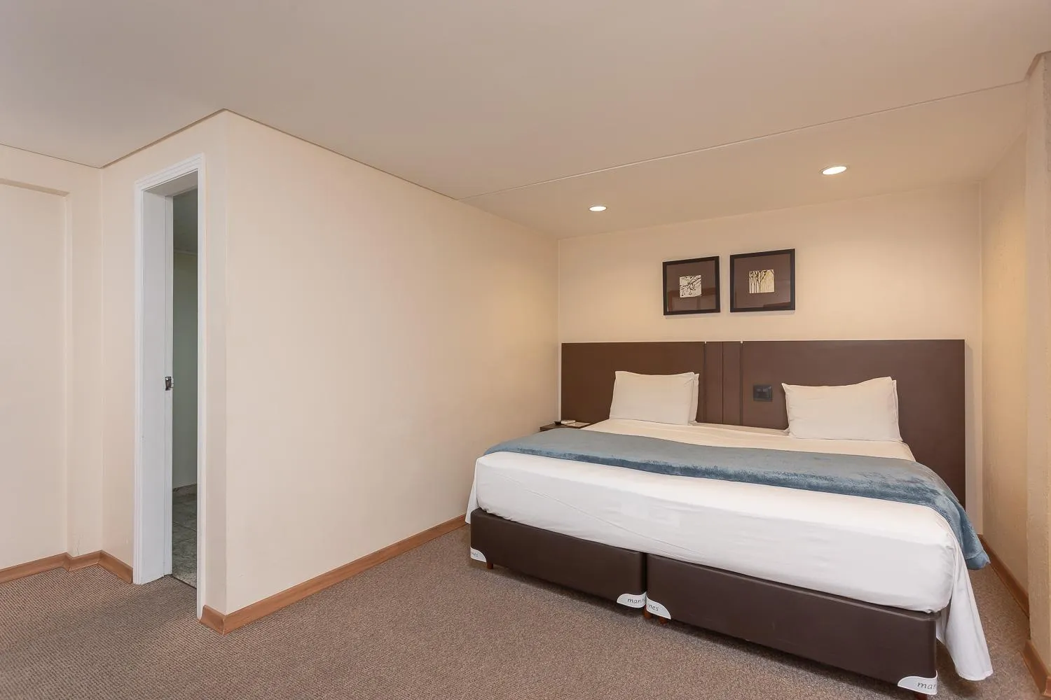 Bed in Roochelle Hotel by Nobile