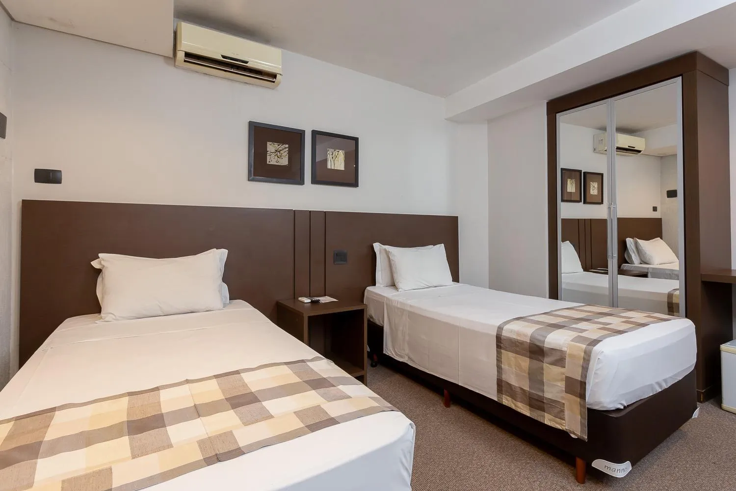 Bed in Roochelle Hotel by Nobile