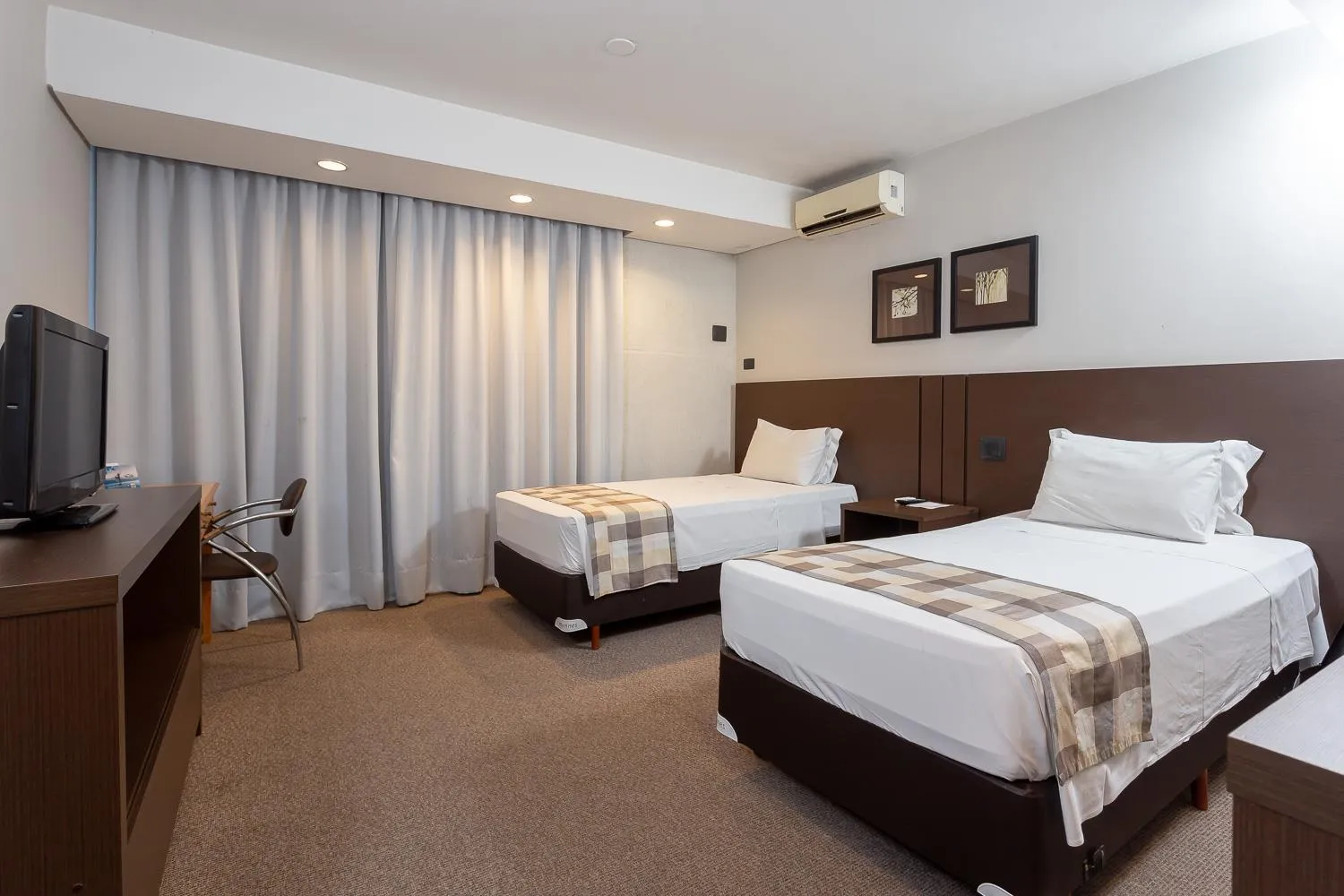 Bed in Roochelle Hotel by Nobile