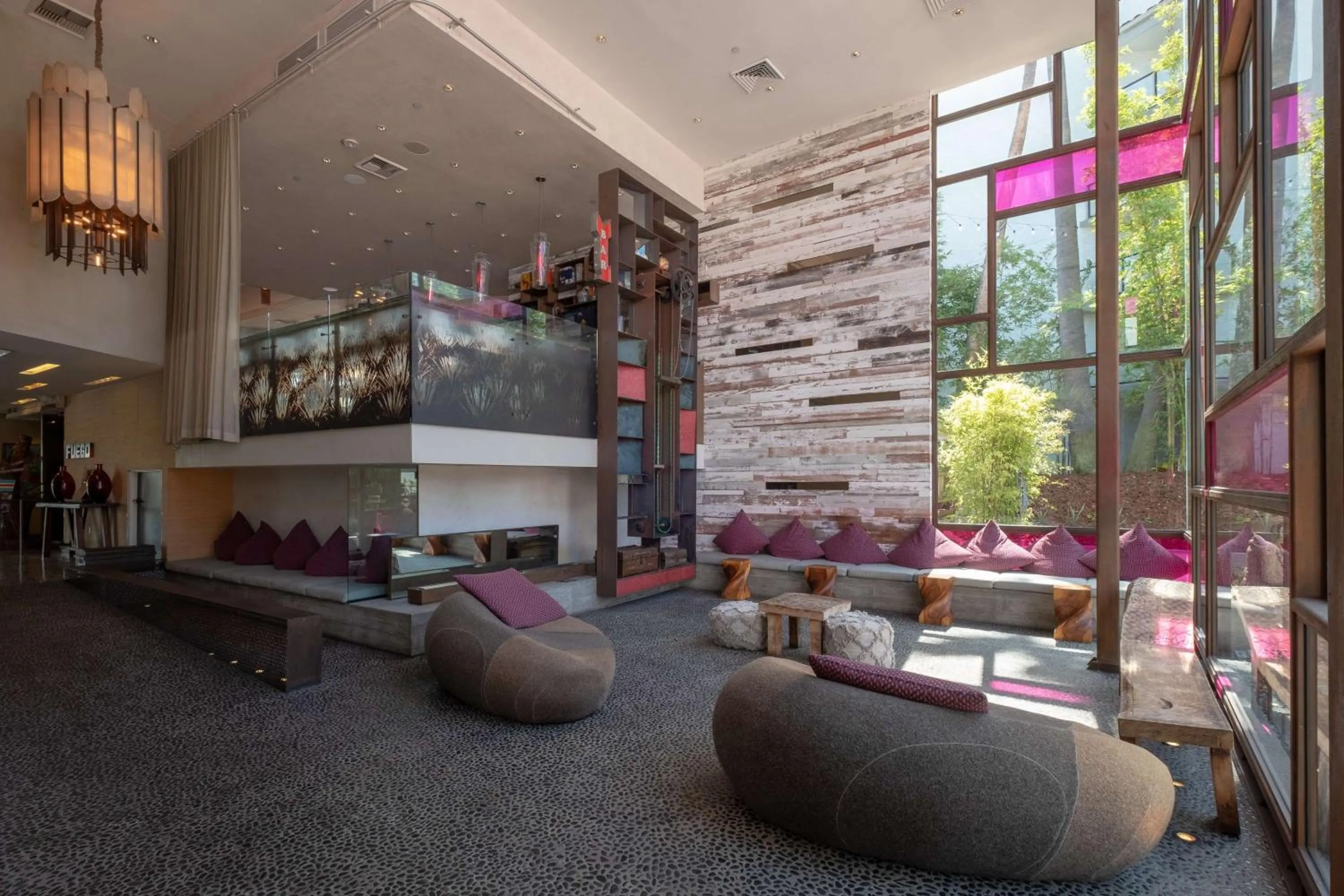 Lounge or bar in Hotel Maya